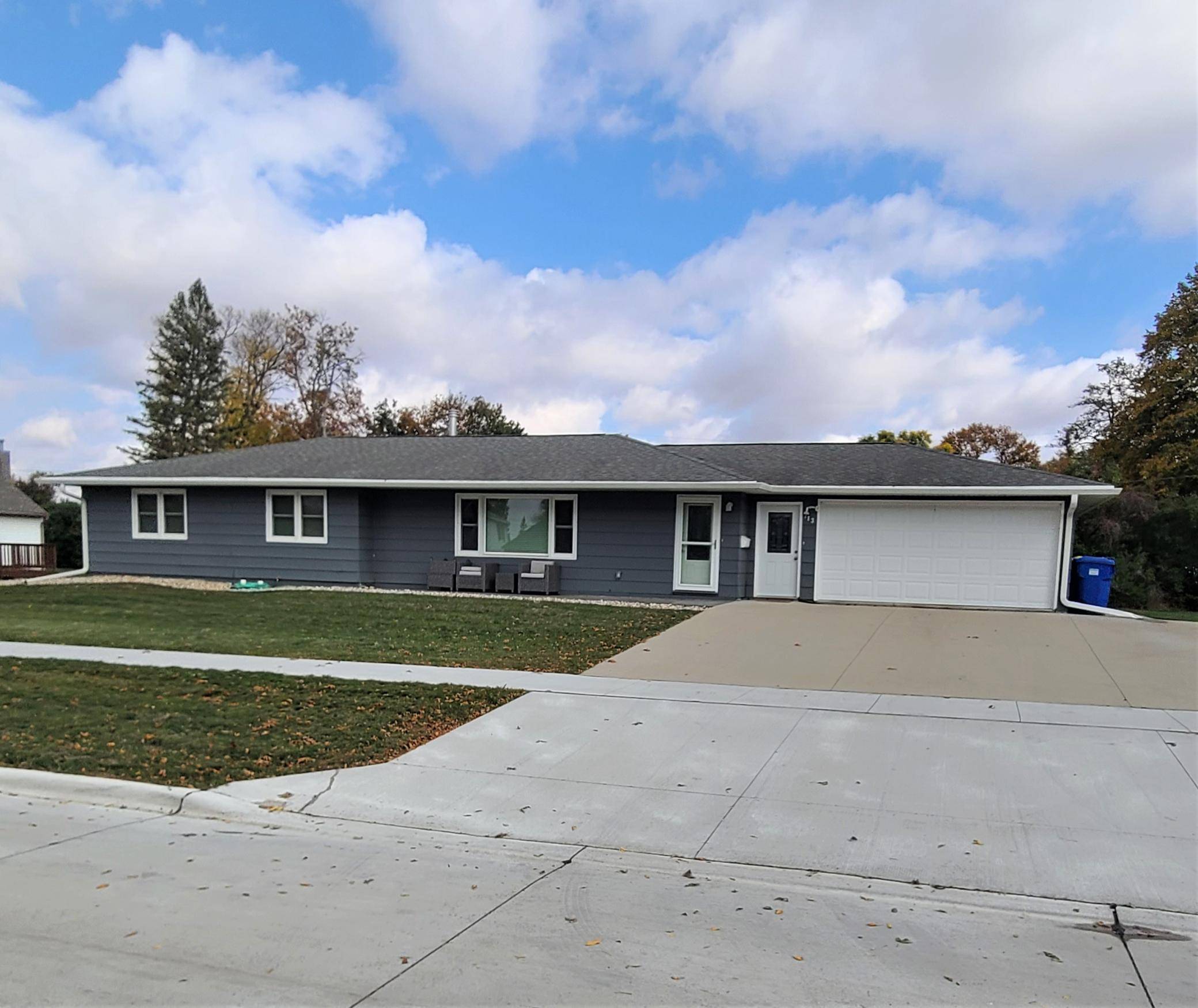 Pipestone, MN 56164,713 5th AVE SW