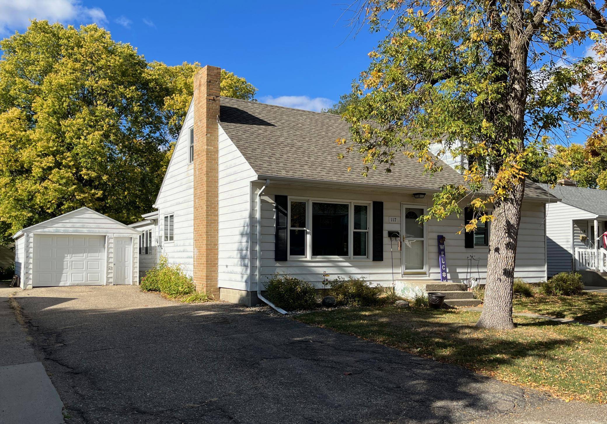 Marshall, MN 56258,117 F ST