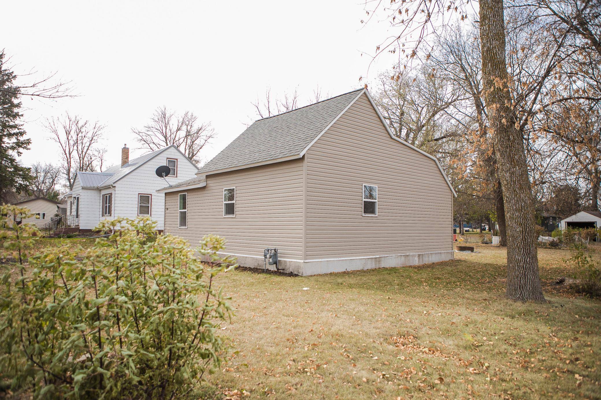 Morris, MN 56267,921 Columbia AVE