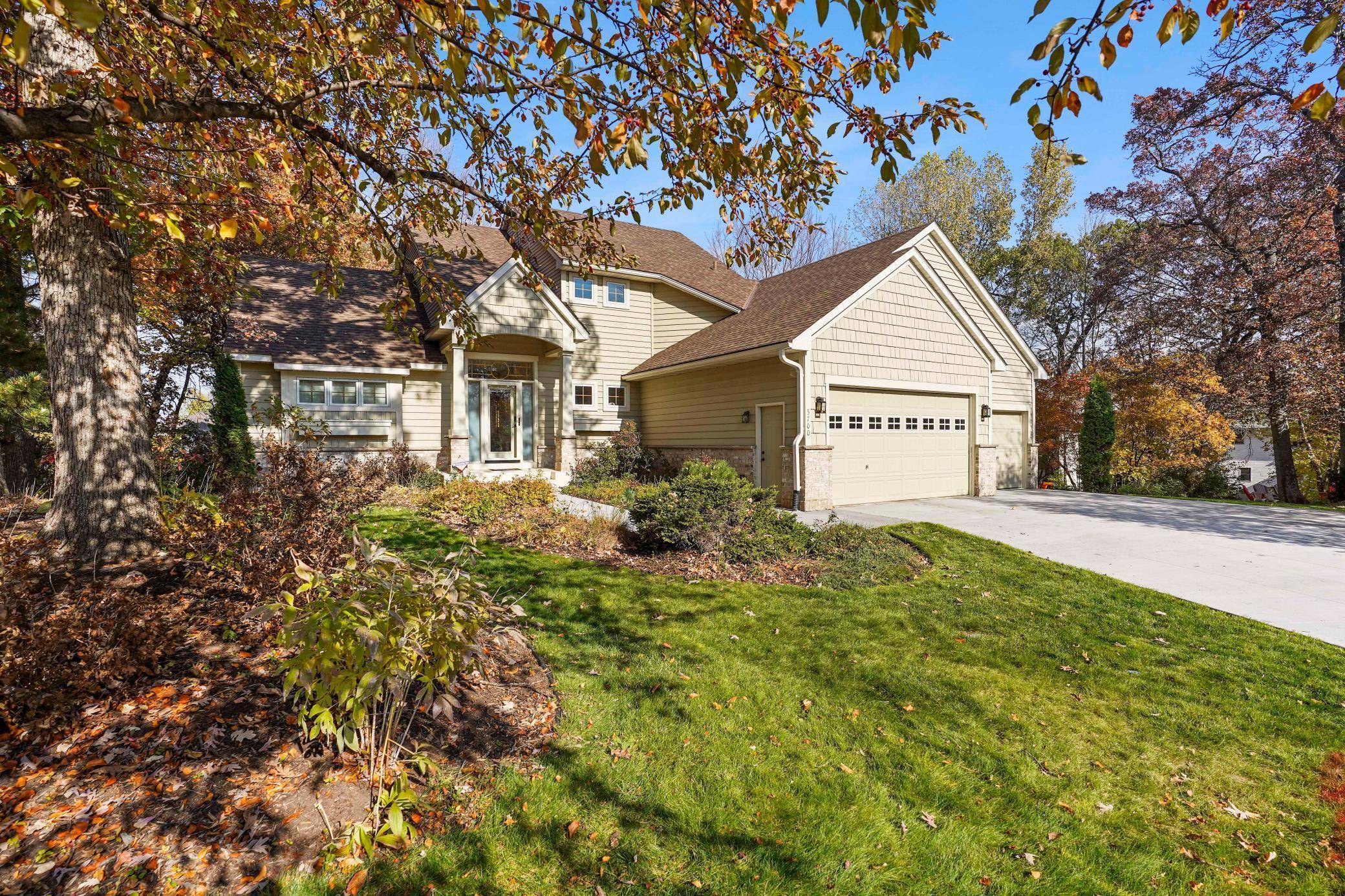 Oak Park Heights, MN 55082,5700 Newell CIR N