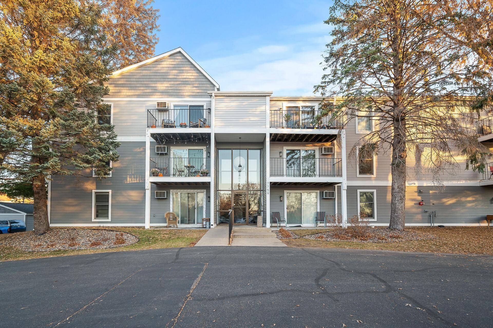 Apple Valley, MN 55124,7759 142nd ST W #105