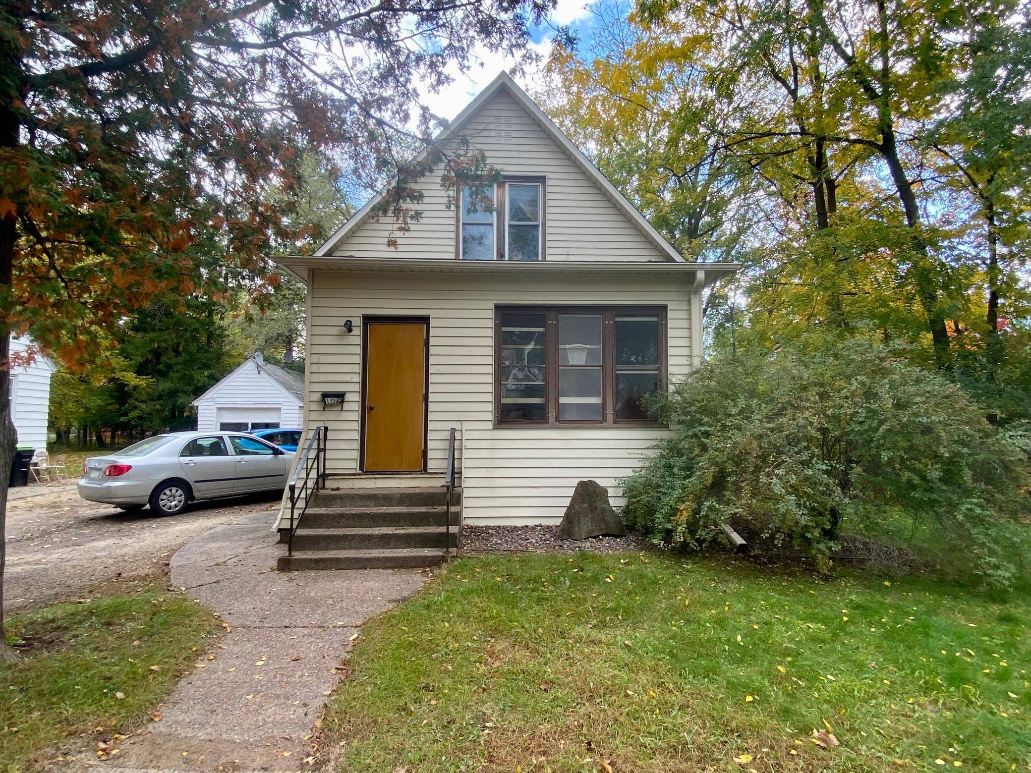 Menomonie, WI 54751,1114 7th ST E