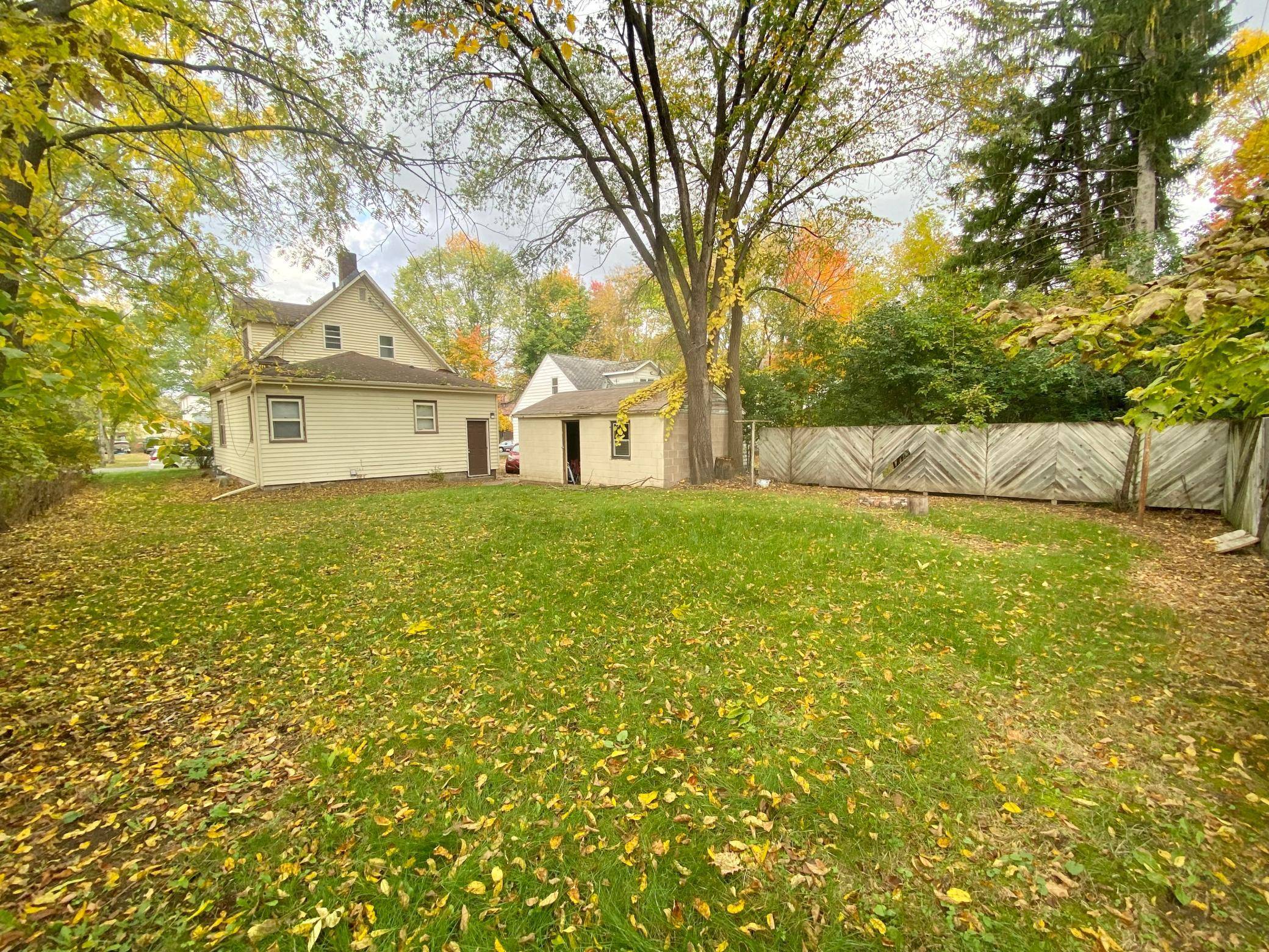 Menomonie, WI 54751,1114 7th ST E