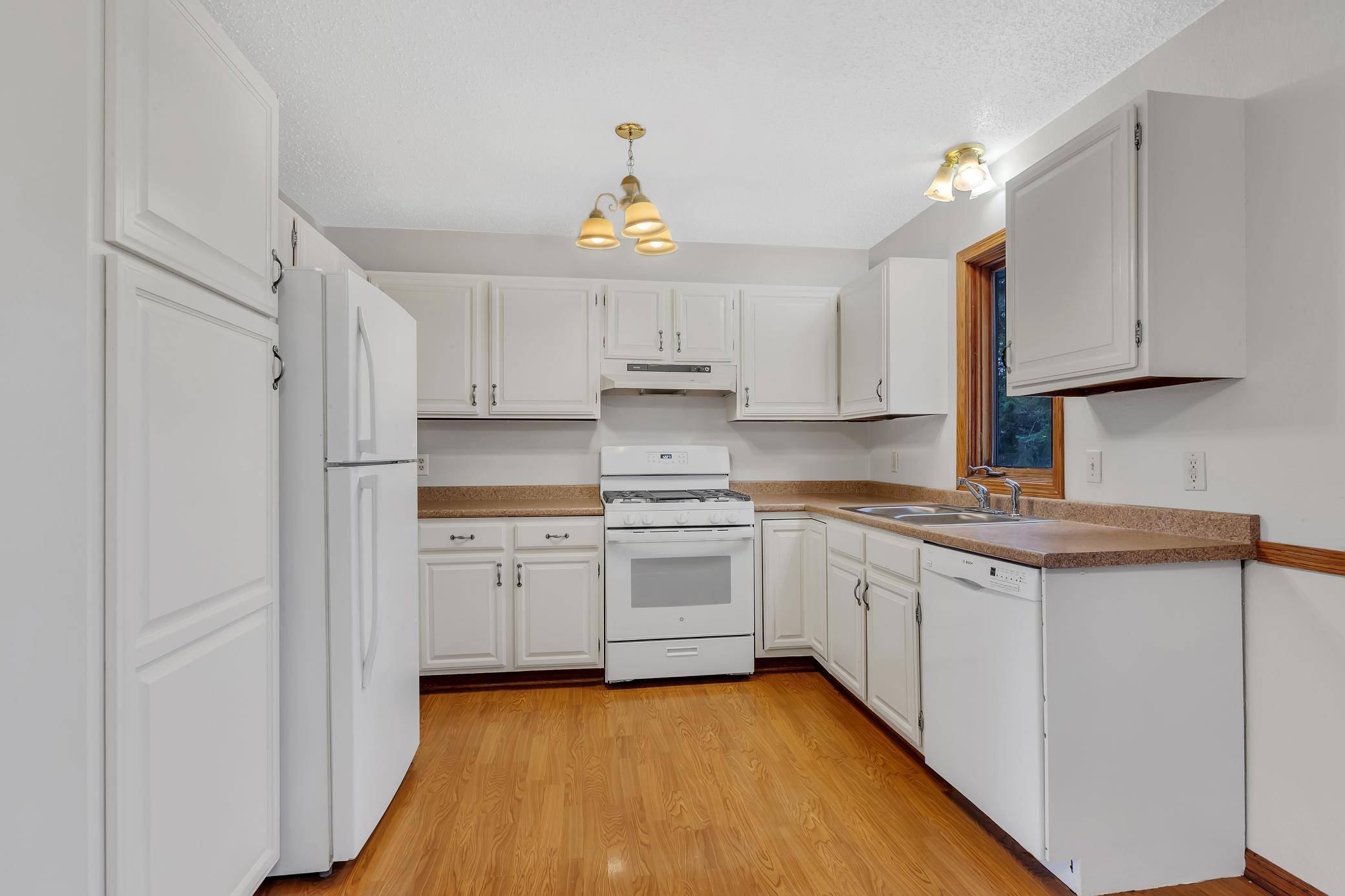 Little Falls, MN 56345,602 1st AVE SE