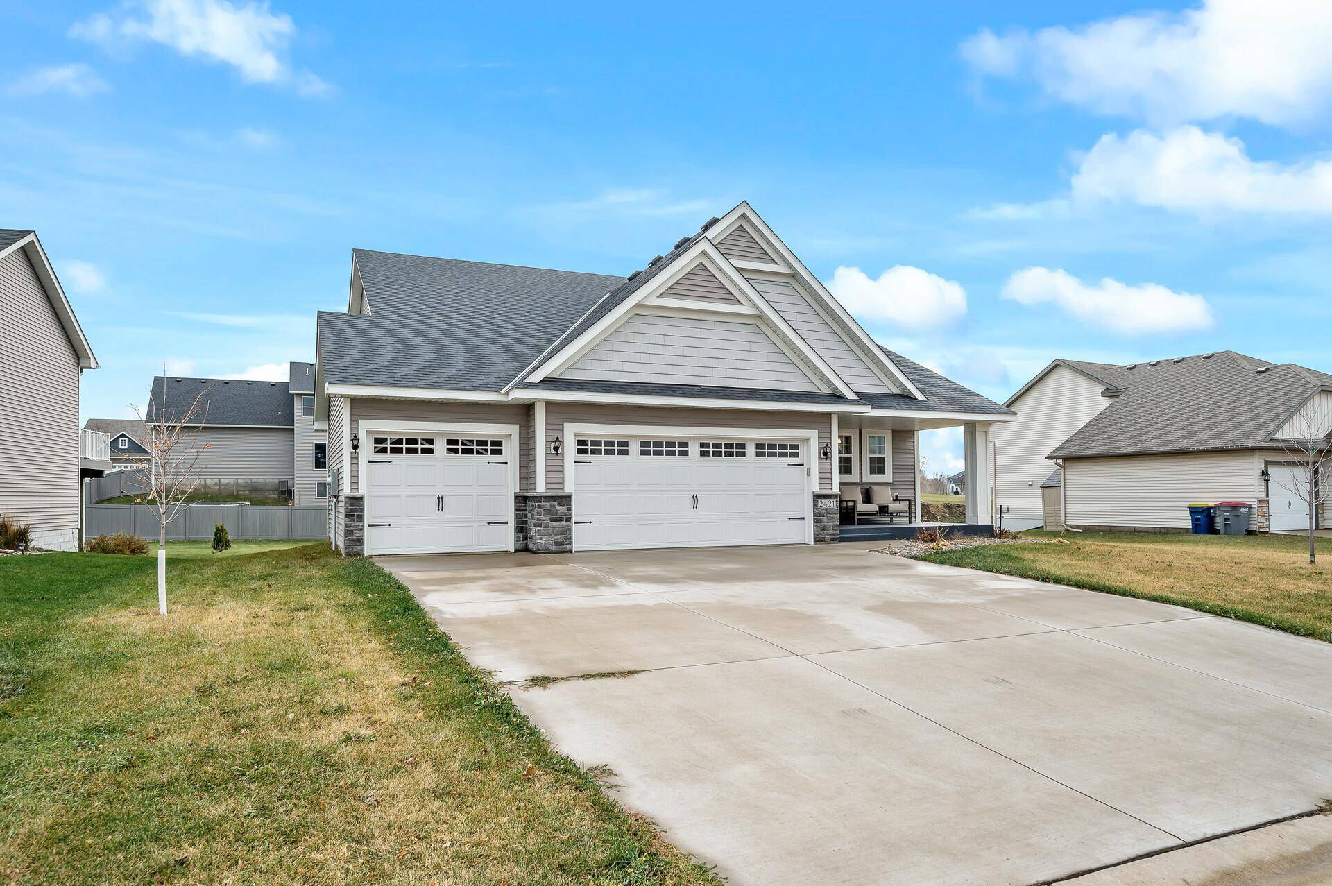 Faribault, MN 55021,2421 Foxtail LN
