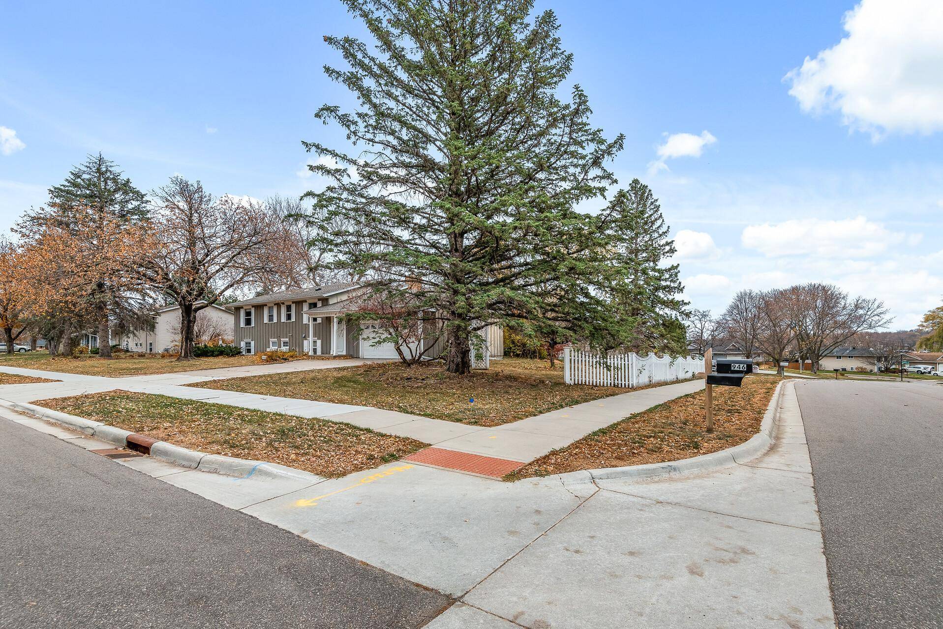 Apple Valley, MN 55124,1072 Ramsdell DR