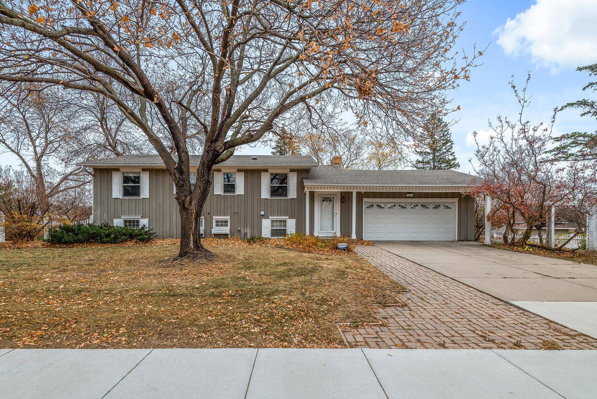 Apple Valley, MN 55124,1072 Ramsdell DR