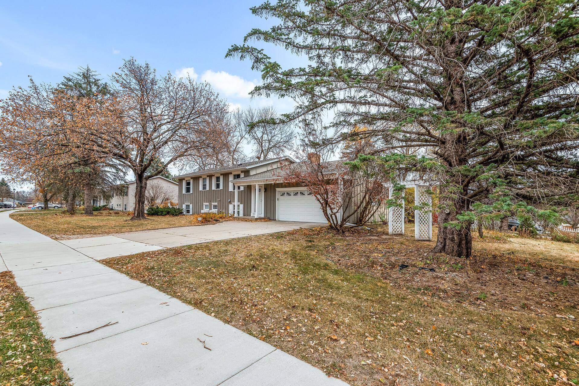 Apple Valley, MN 55124,1072 Ramsdell DR
