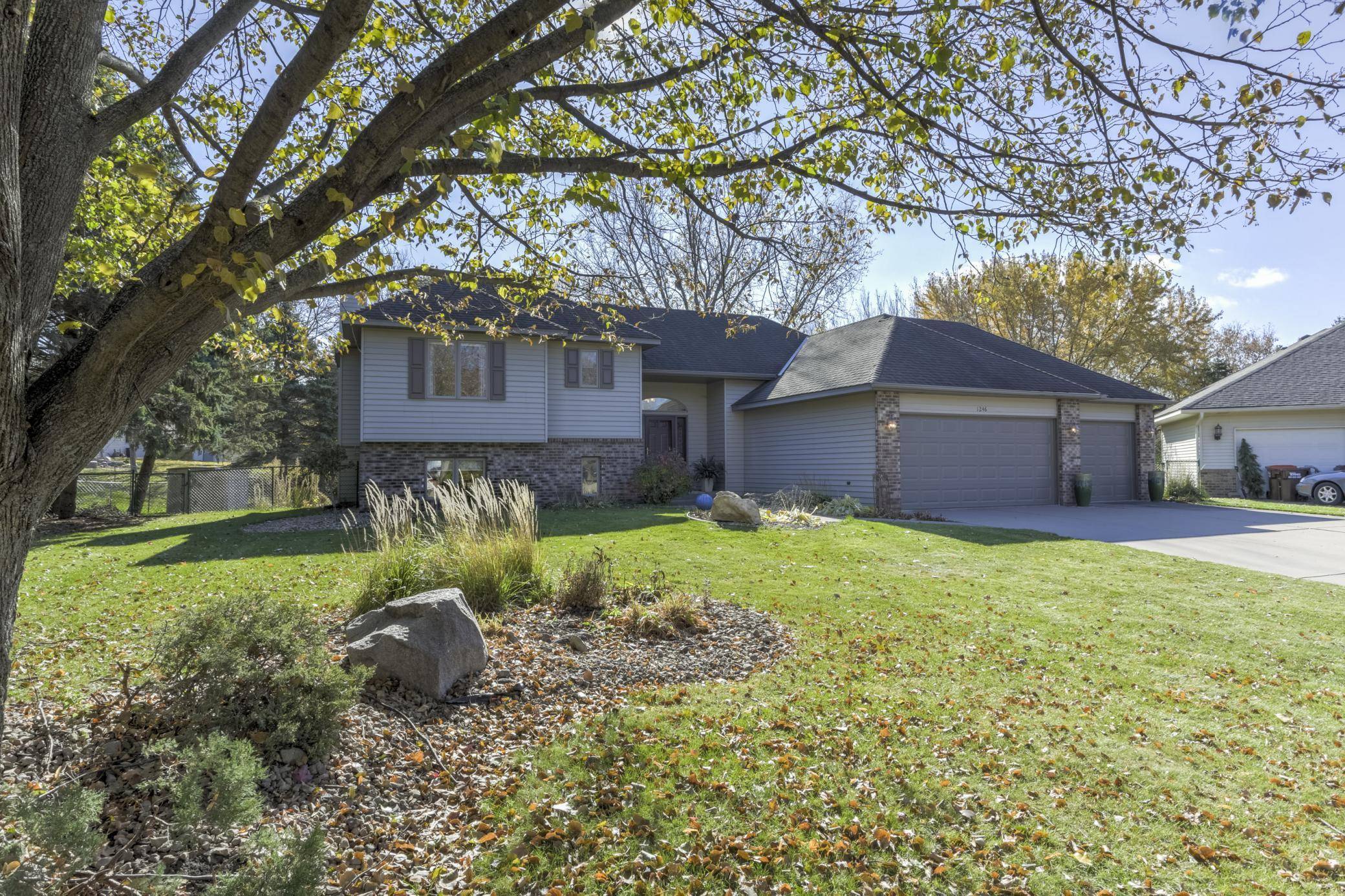 Oakdale, MN 55128,1246 Granada CIR N