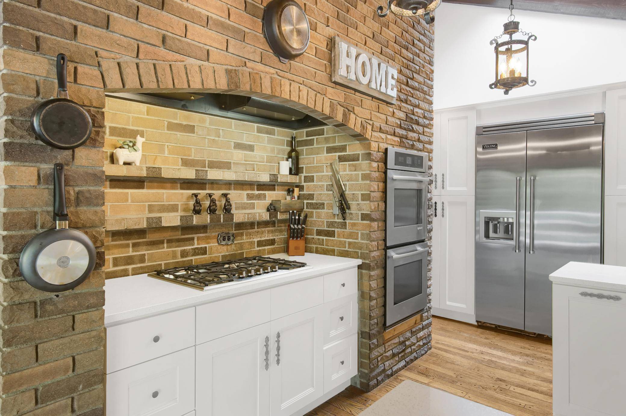Eden Prairie, MN 55344,7121 Willow Creek RD