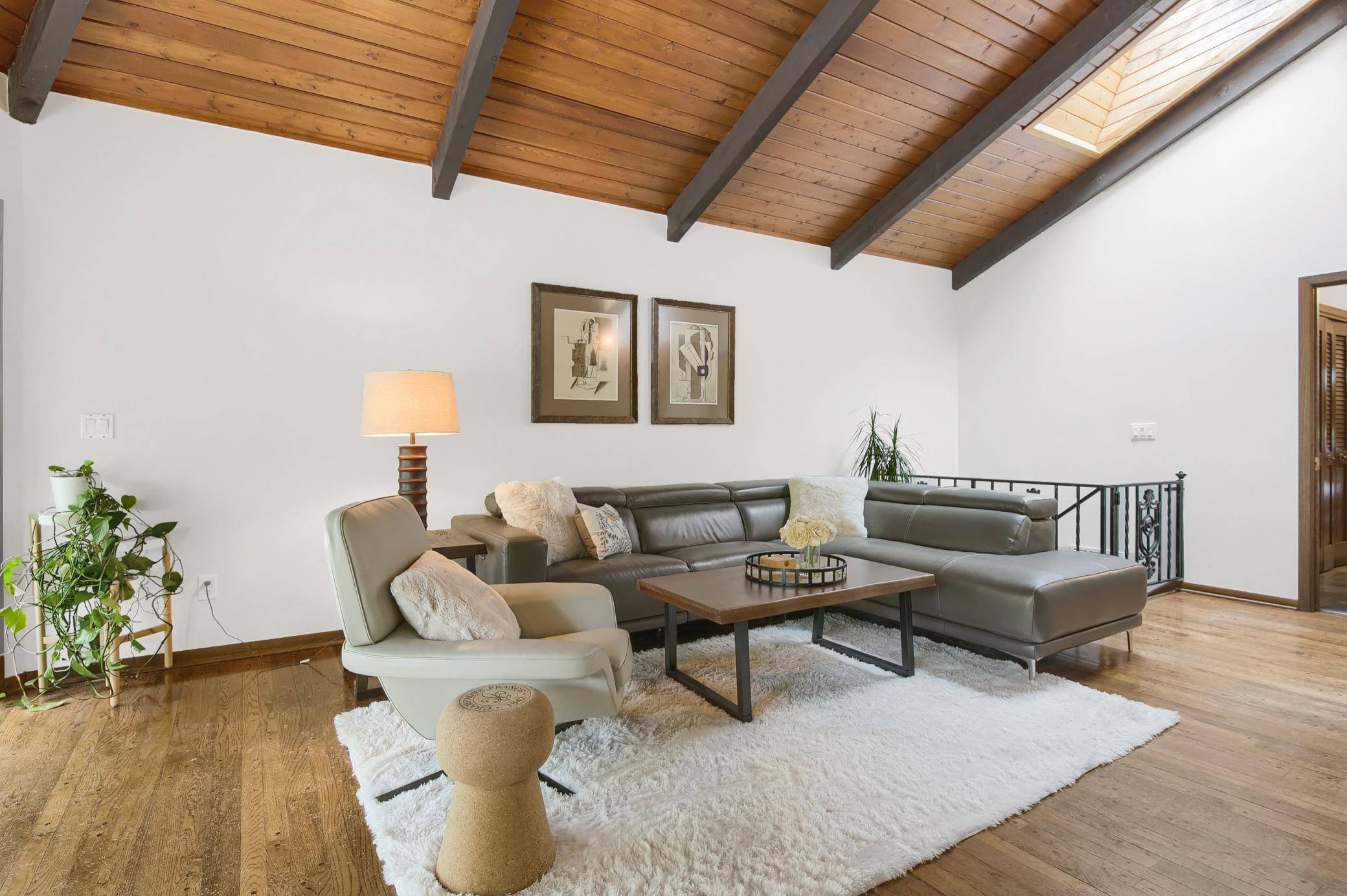 Eden Prairie, MN 55344,7121 Willow Creek RD