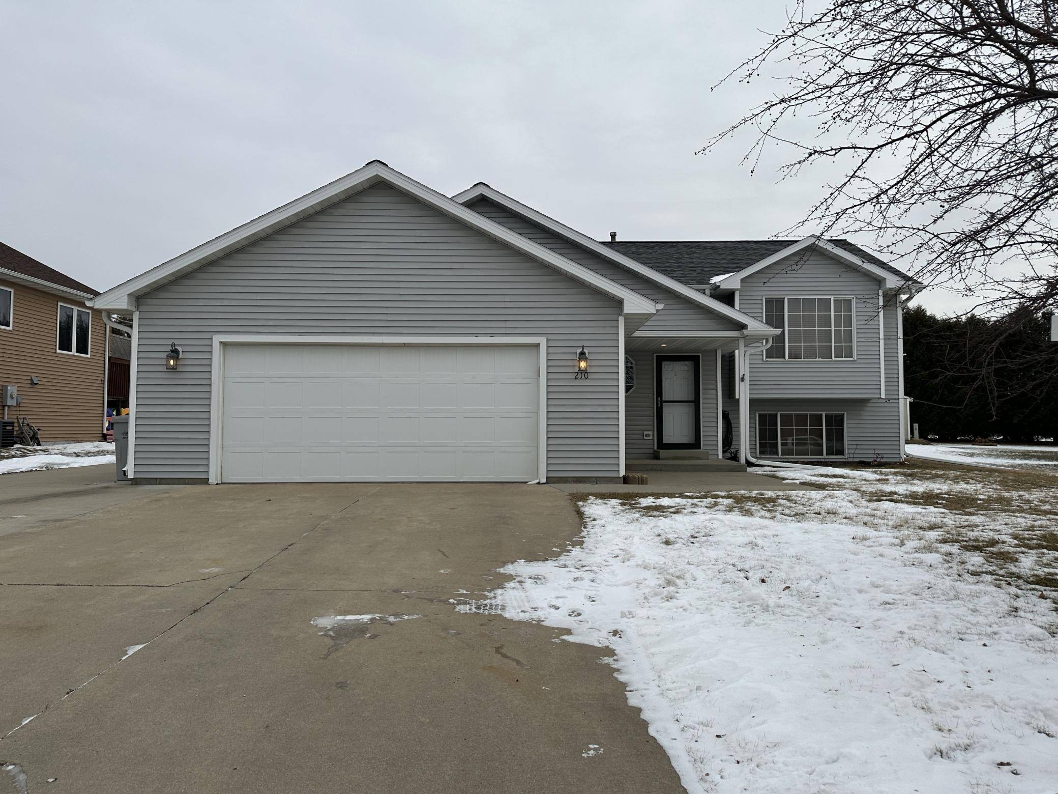 Dodge Center, MN 55927,210 10th AVE NW