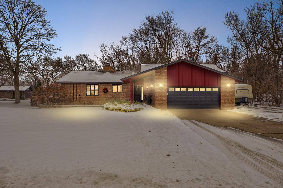 Owatonna Twp, MN 55060,900 Oakwood LN