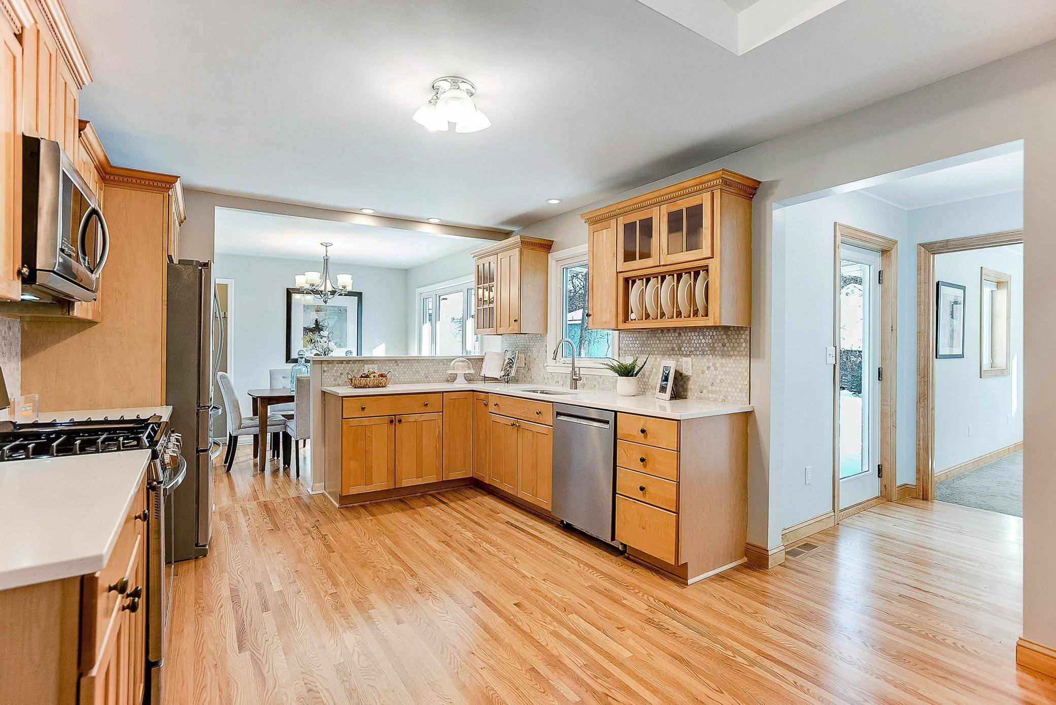 Minnetonka, MN 55343,4717 Deerwood DR