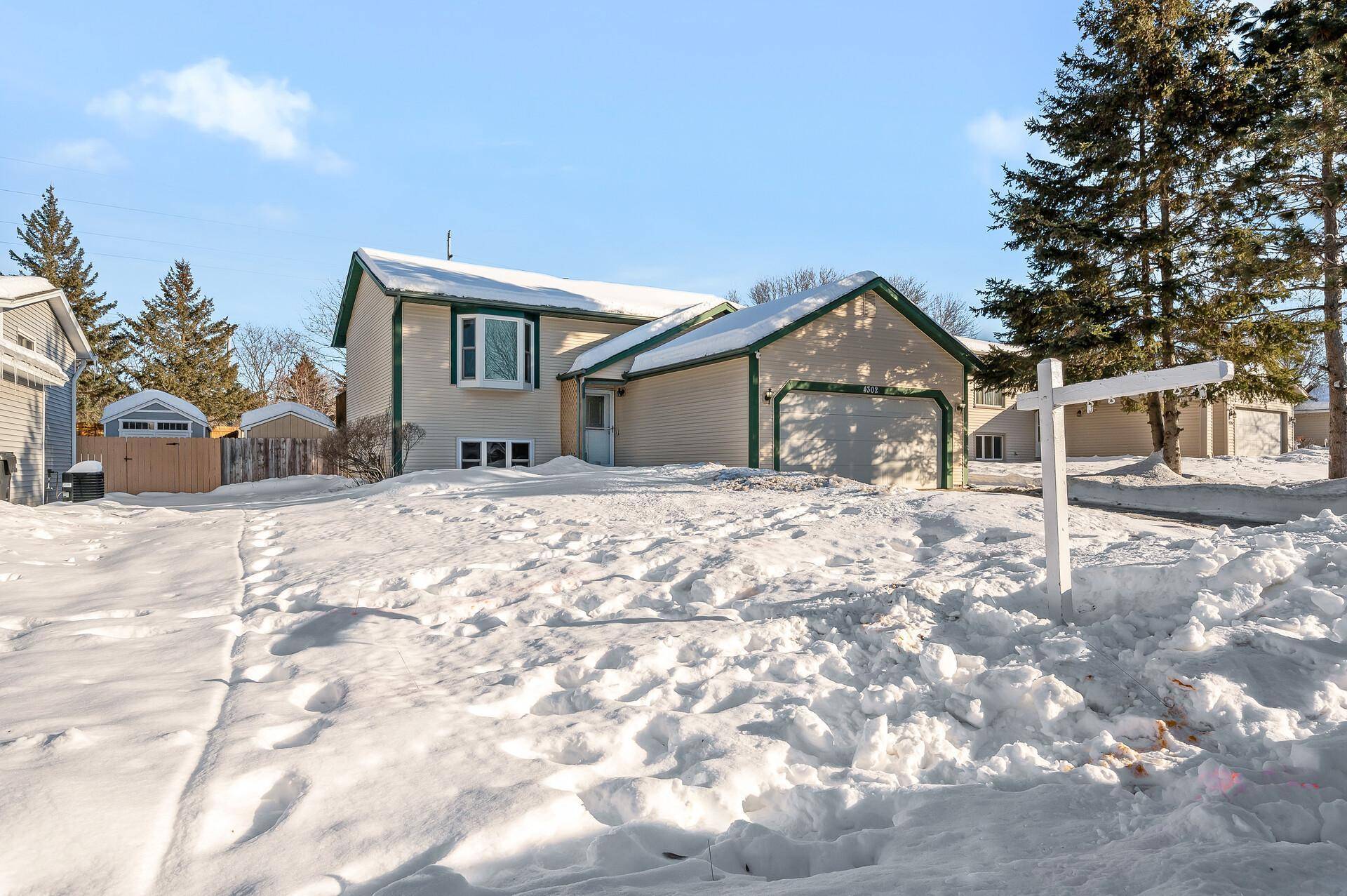 Eagan, MN 55122,4302 Fox Ridge RD