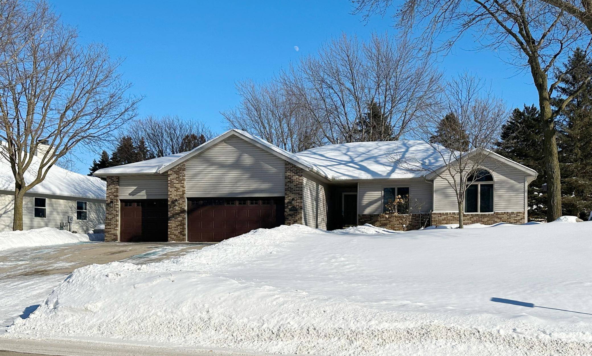 Owatonna, MN 55060,659 Crestview LN