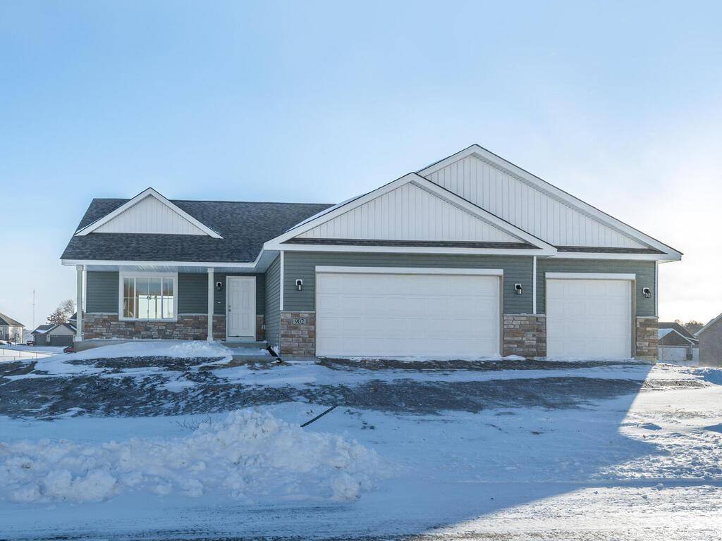 Montgomery, MN 56069,902 Emily CT NE