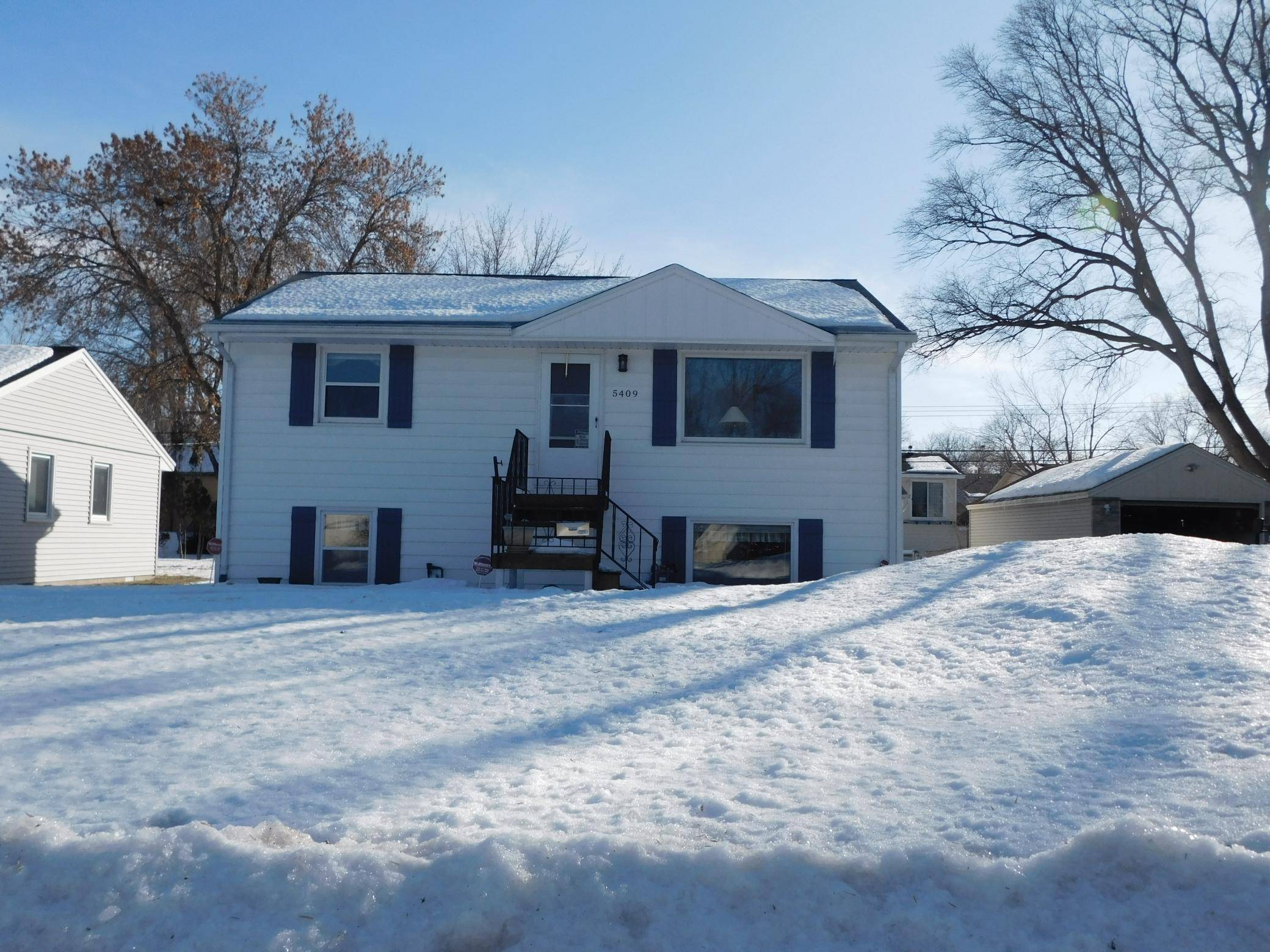 Crystal, MN 55429,5409 53rd AVE N