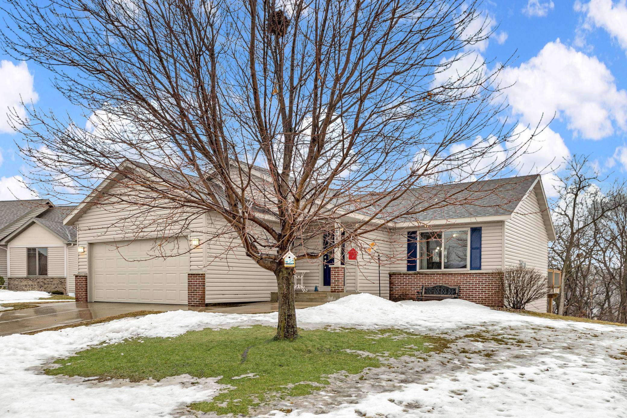 Rochester, MN 55901,689 Forbrook LN NW