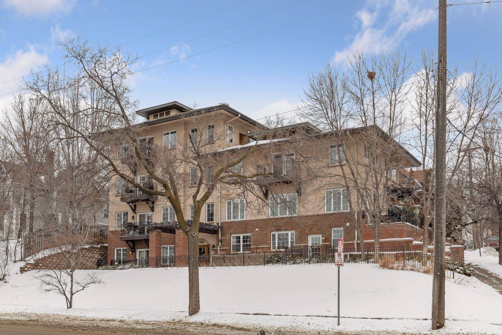 Minneapolis, MN 55403,1926 Pleasant AVE #402
