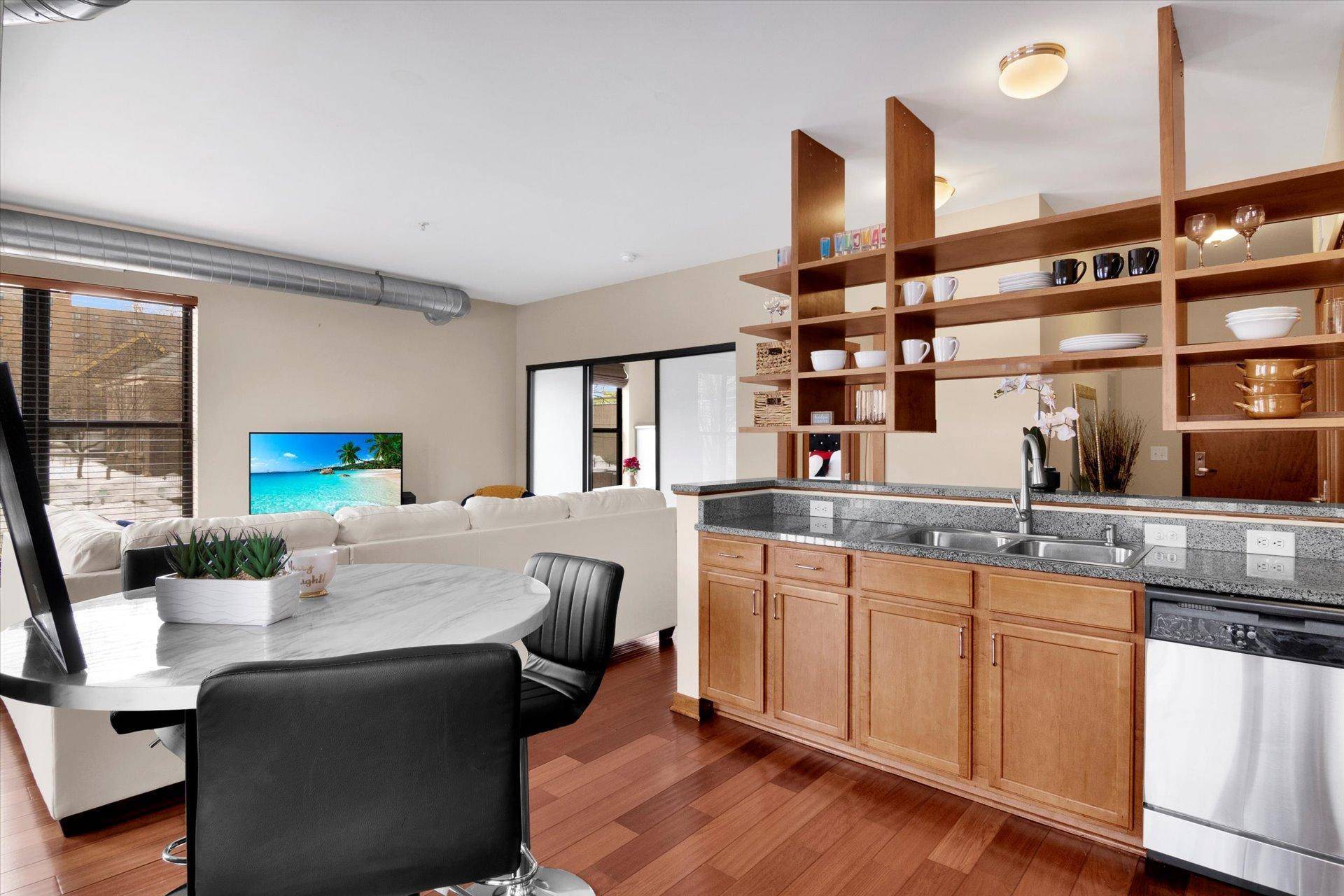 Minneapolis, MN 55404,15 E Franklin AVE #232