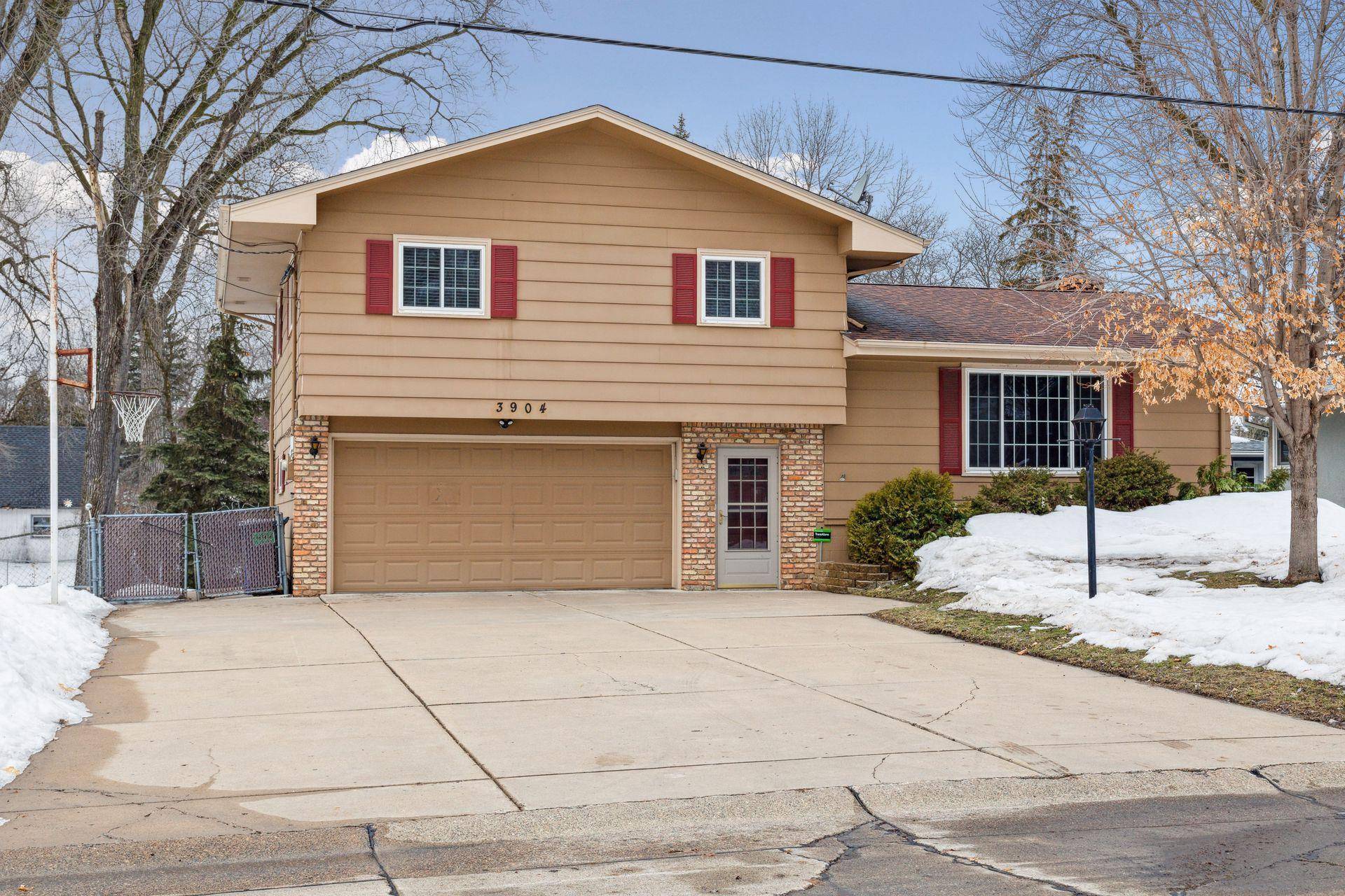 Saint Anthony, MN 55421,3904 Fordham DR NE
