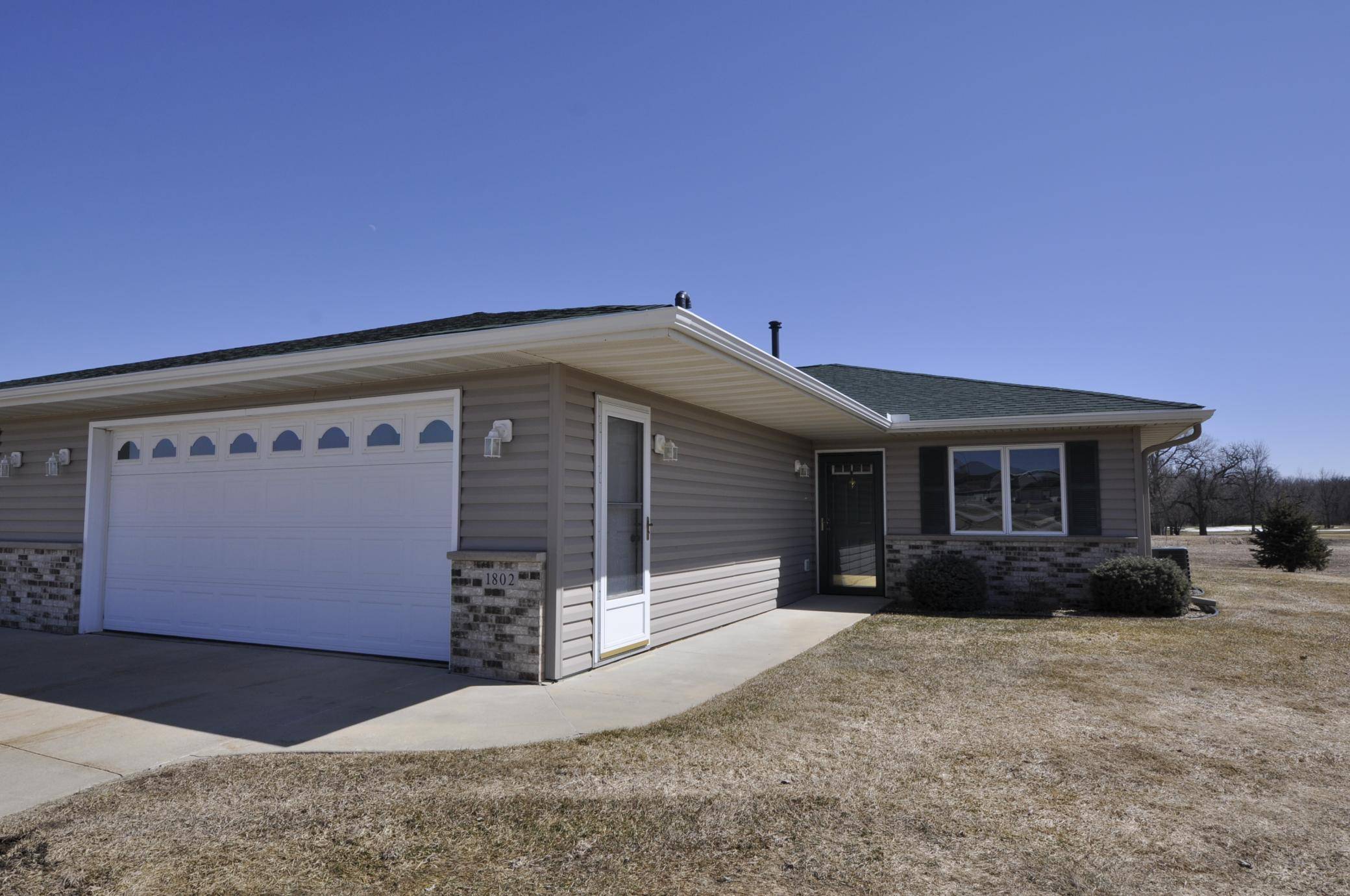 Stewartville, MN 55976,1802 Clubhouse DR NE