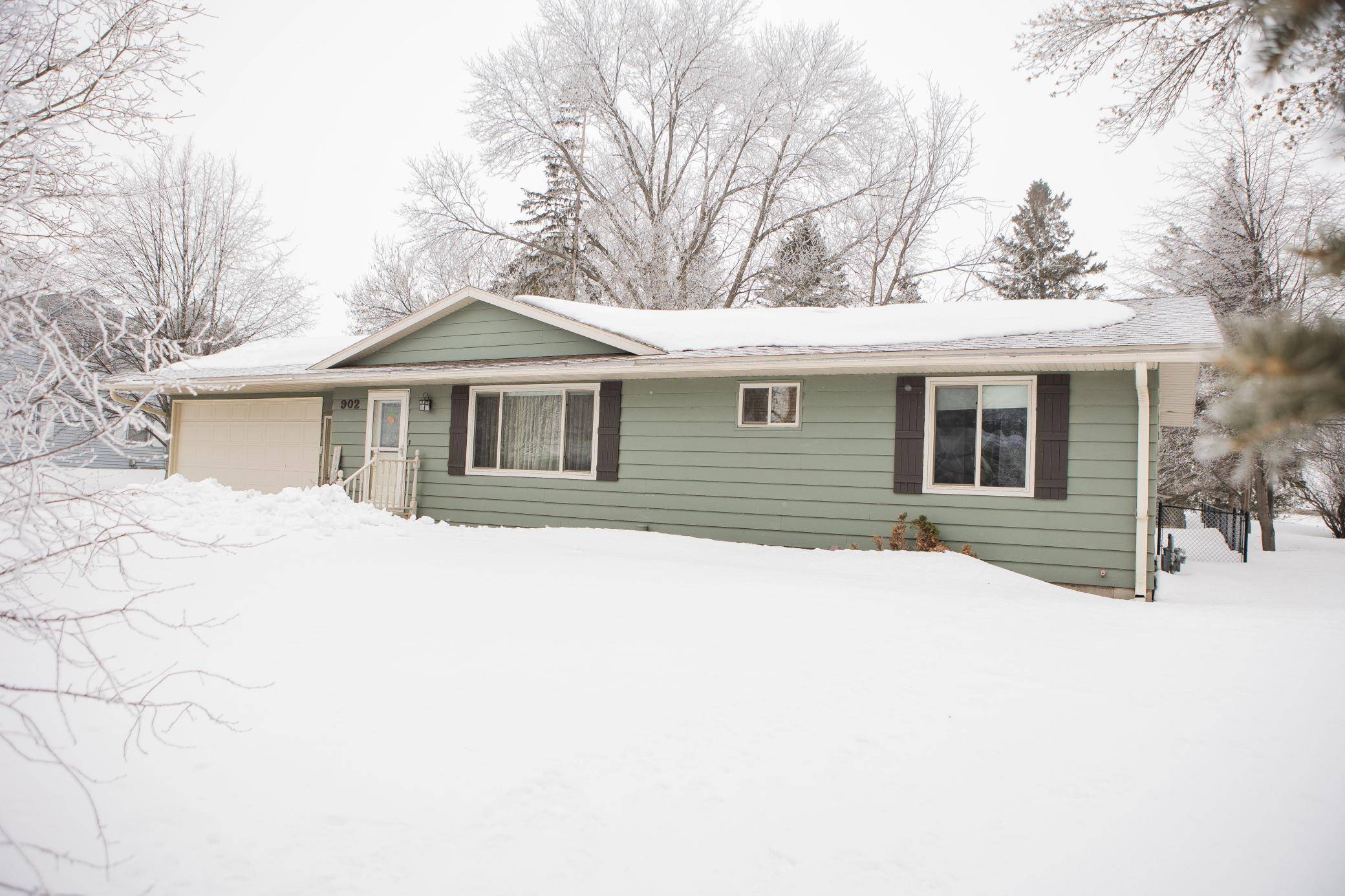 Morris, MN 56267,902 W 4th ST