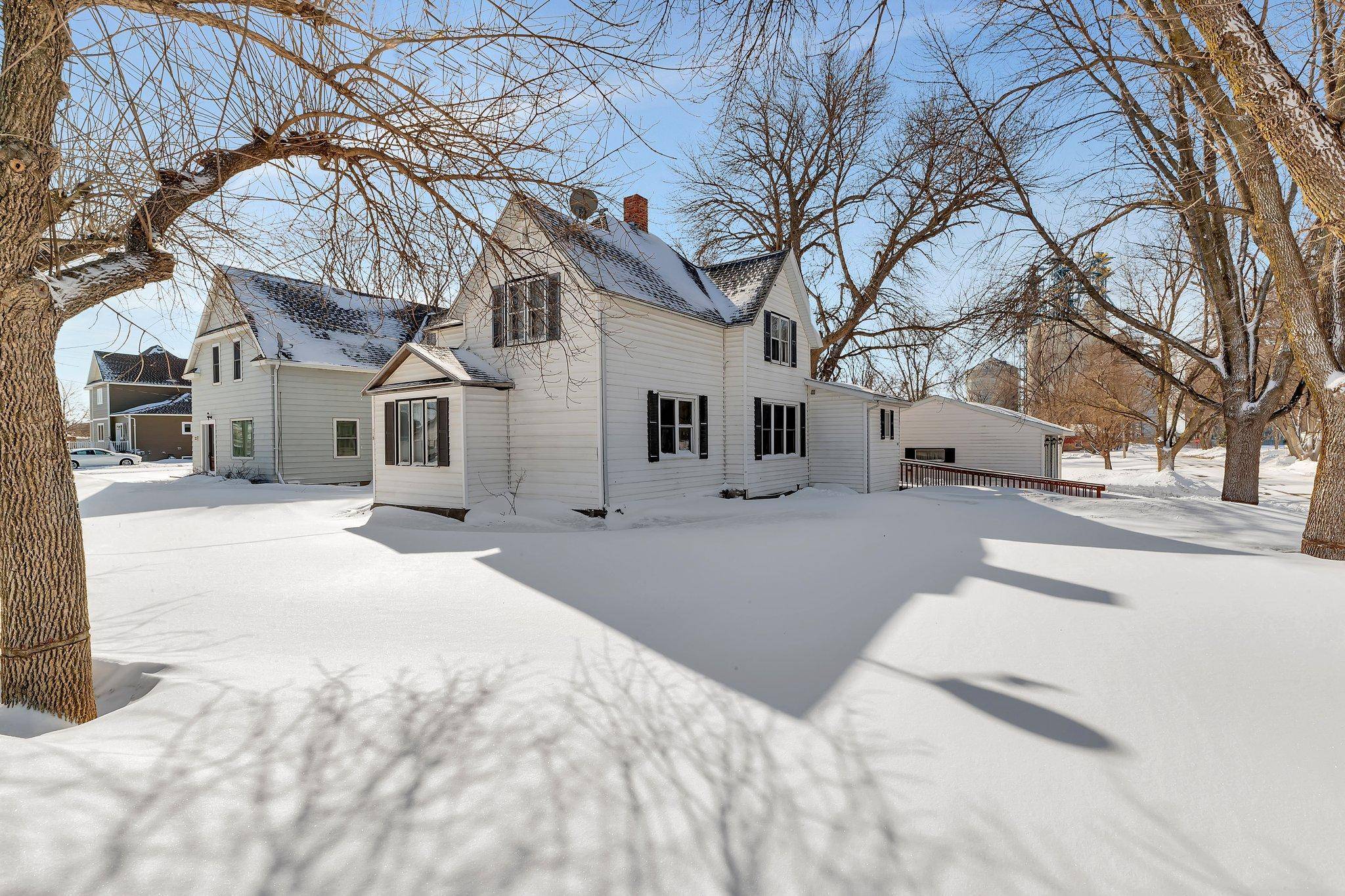 Clara City, MN 56222,327 1st AVE NW