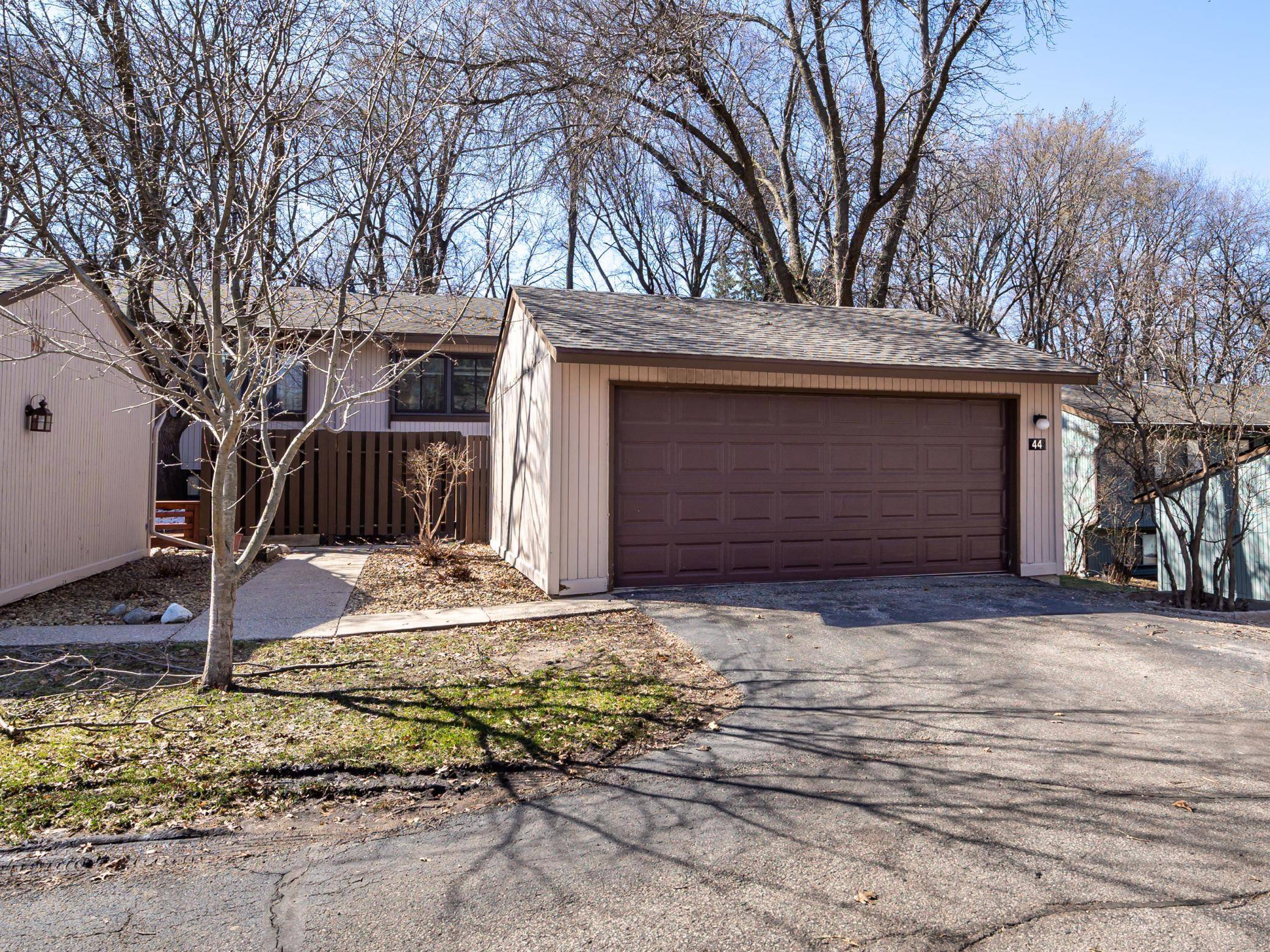 Burnsville, MN 55337,44 River Woods LN