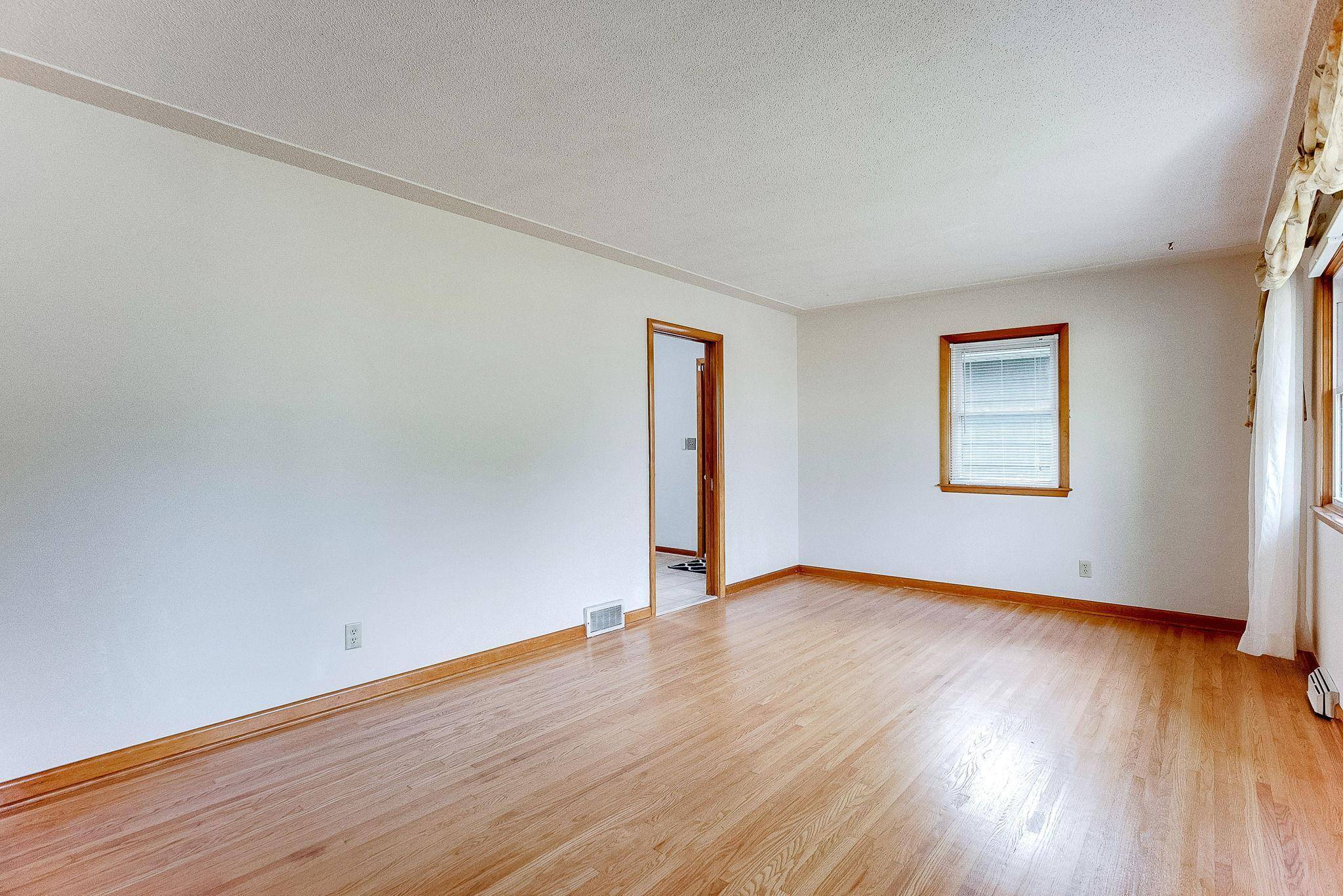 Robbinsdale, MN 55422,3720 Hubbard AVE N