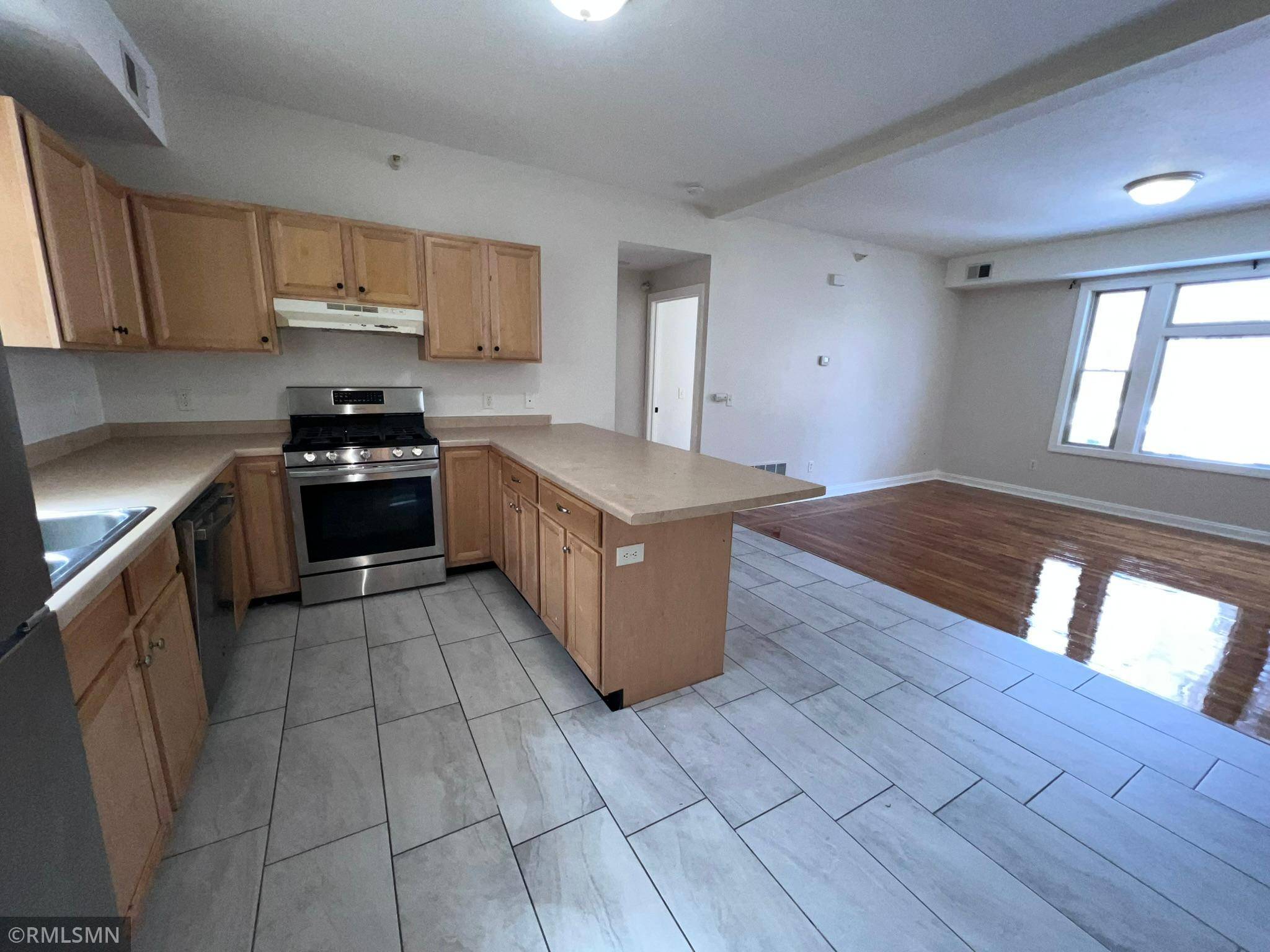 Minneapolis, MN 55411,2827 Bryant AVE N #2