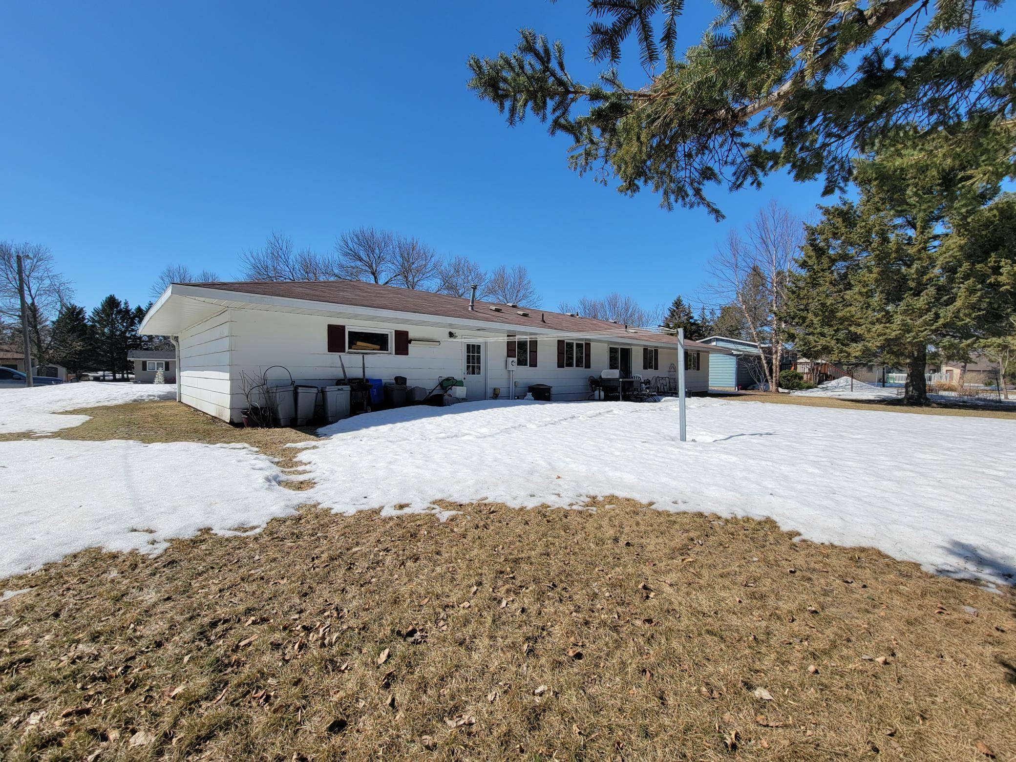 Perham, MN 56573,823 4th AVE SW