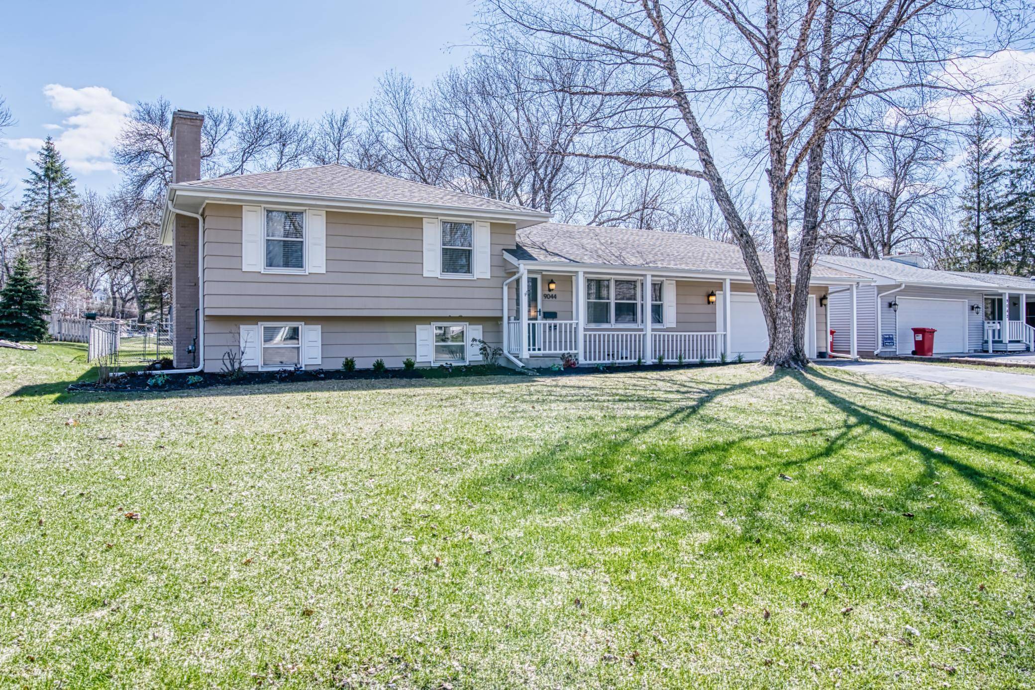 Bloomington, MN 55437,9044 Kell CIR