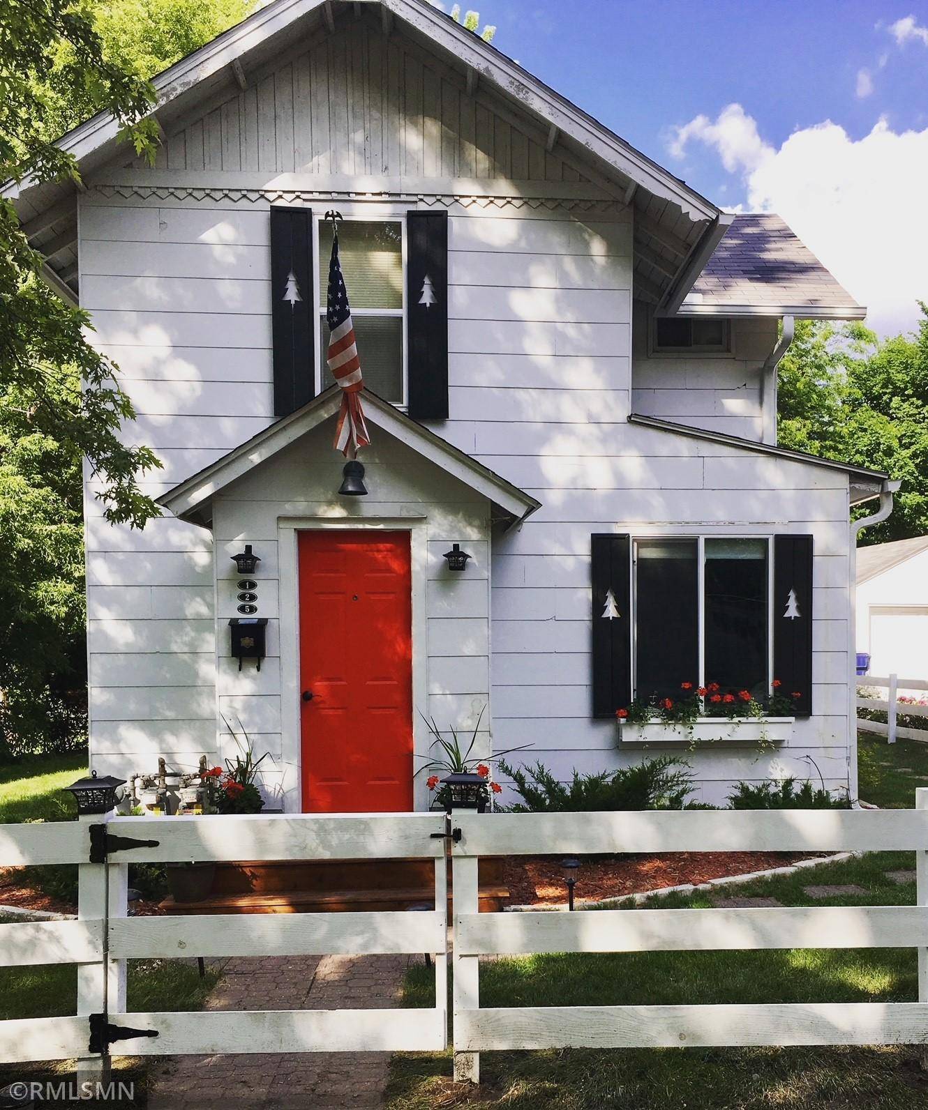 Excelsior, MN 55331,125 2nd ST