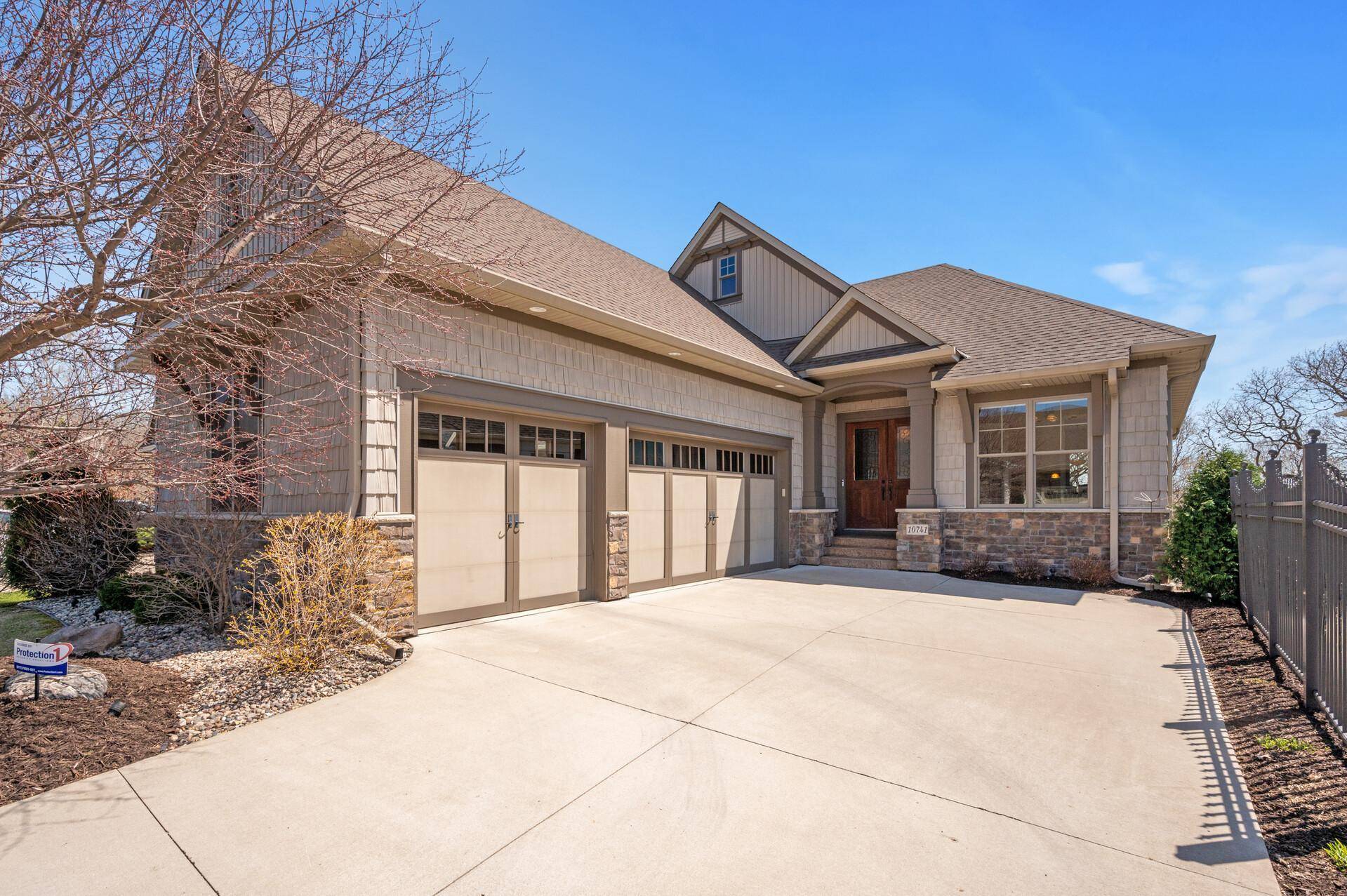 Bloomington, MN 55420,10741 Lyndale Bluffs TRL