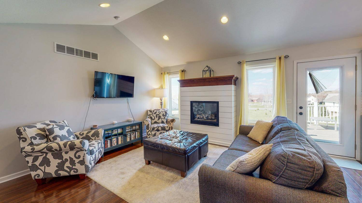 Saint Charles, MN 55972,313 Northern Hills TRL