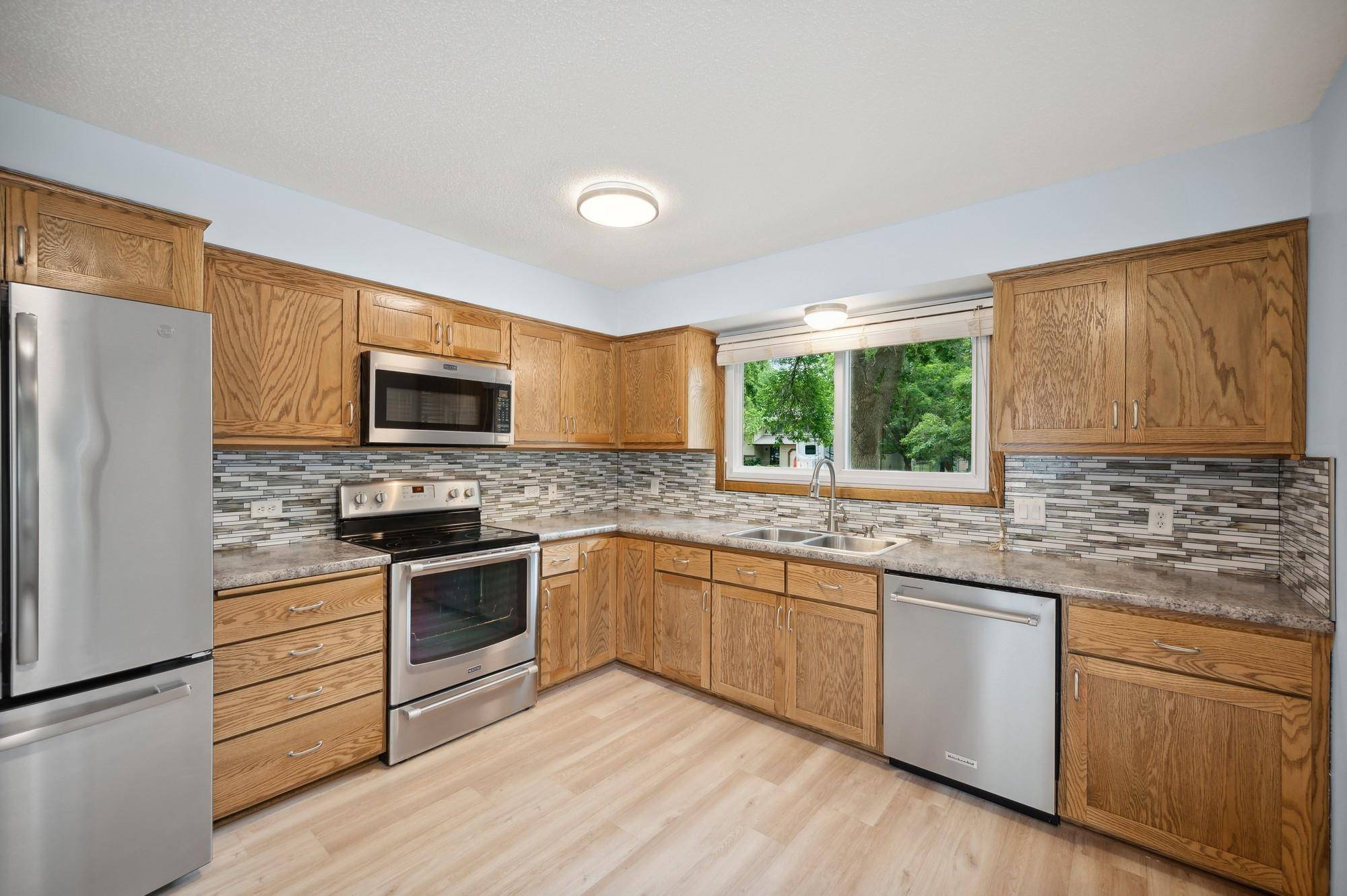 Brooklyn Park, MN 55443,4116 78th AVE N