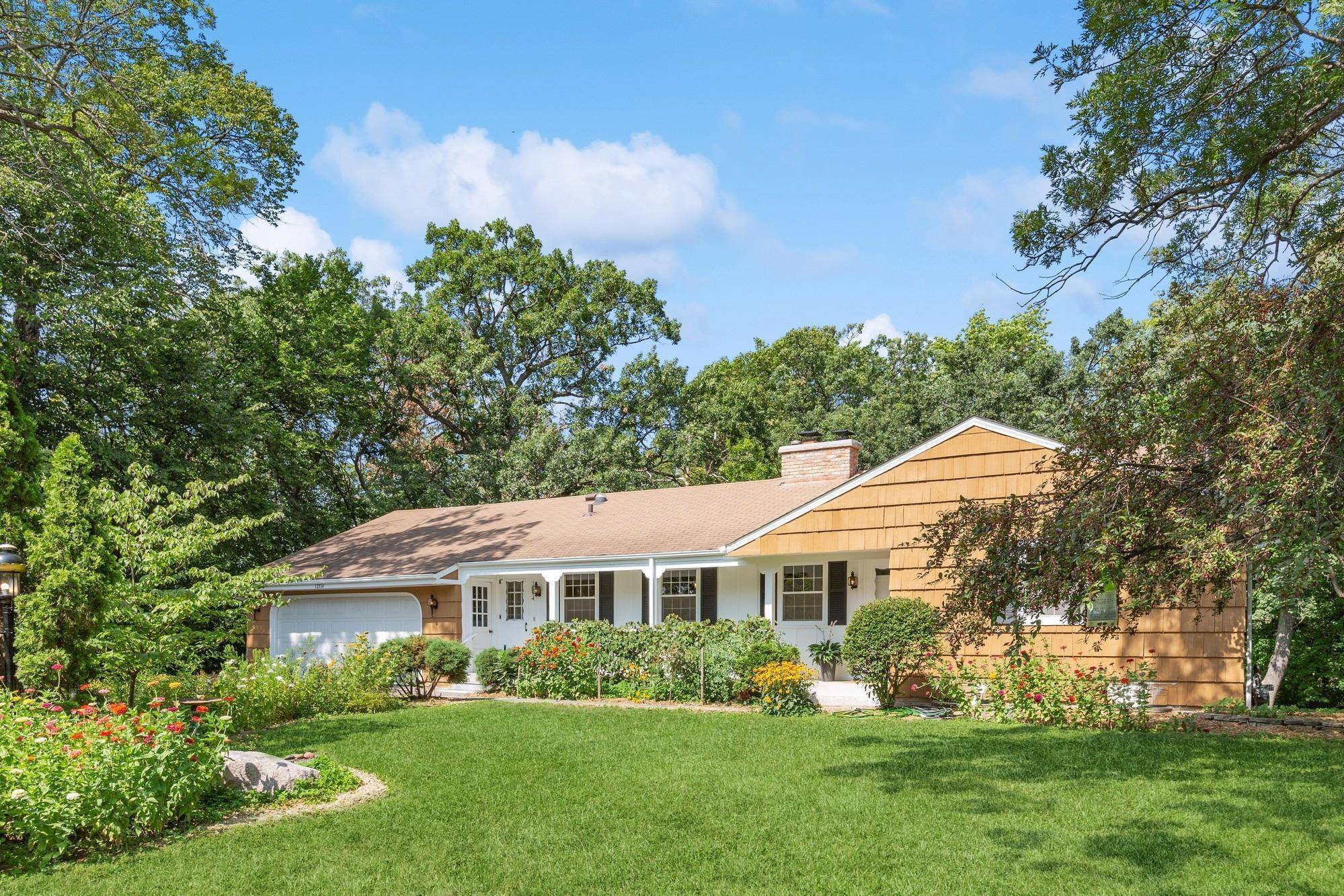Minnetonka, MN 55305,12814 March CIR
