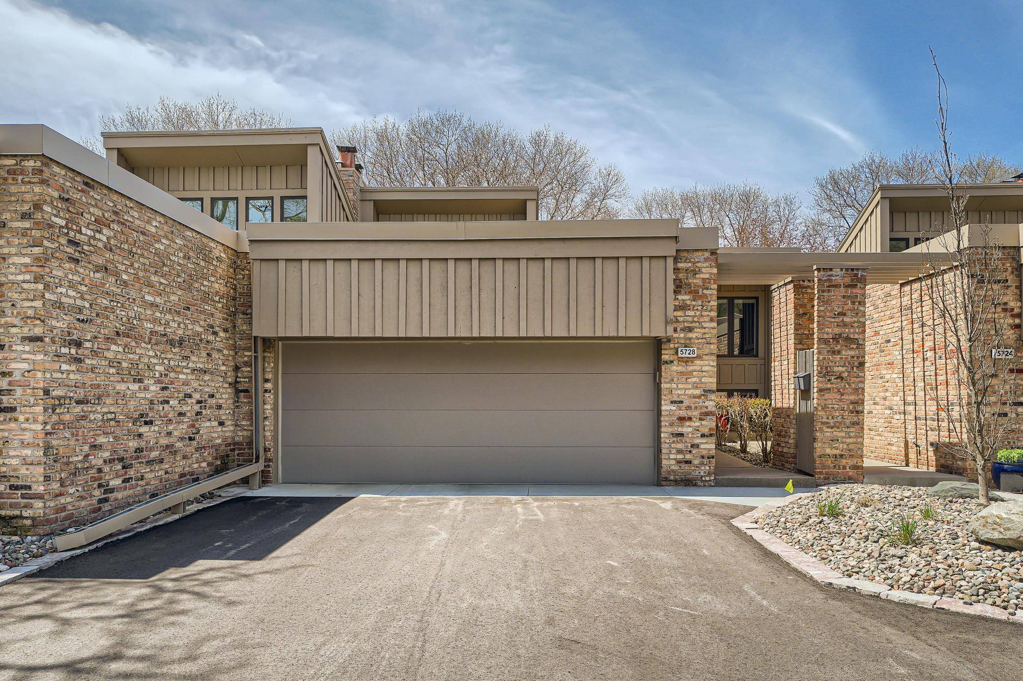 Edina, MN 55436,5728 Duncan LN