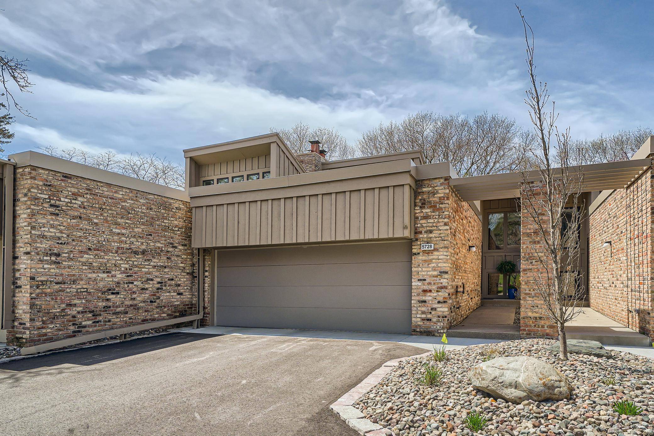 Edina, MN 55436,5728 Duncan LN