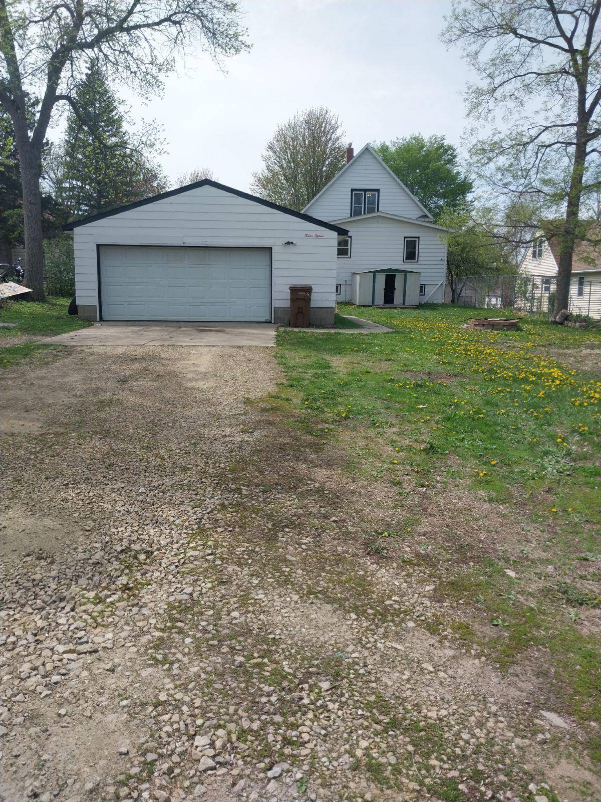 Albert Lea, MN 56007,1215 Frank AVE