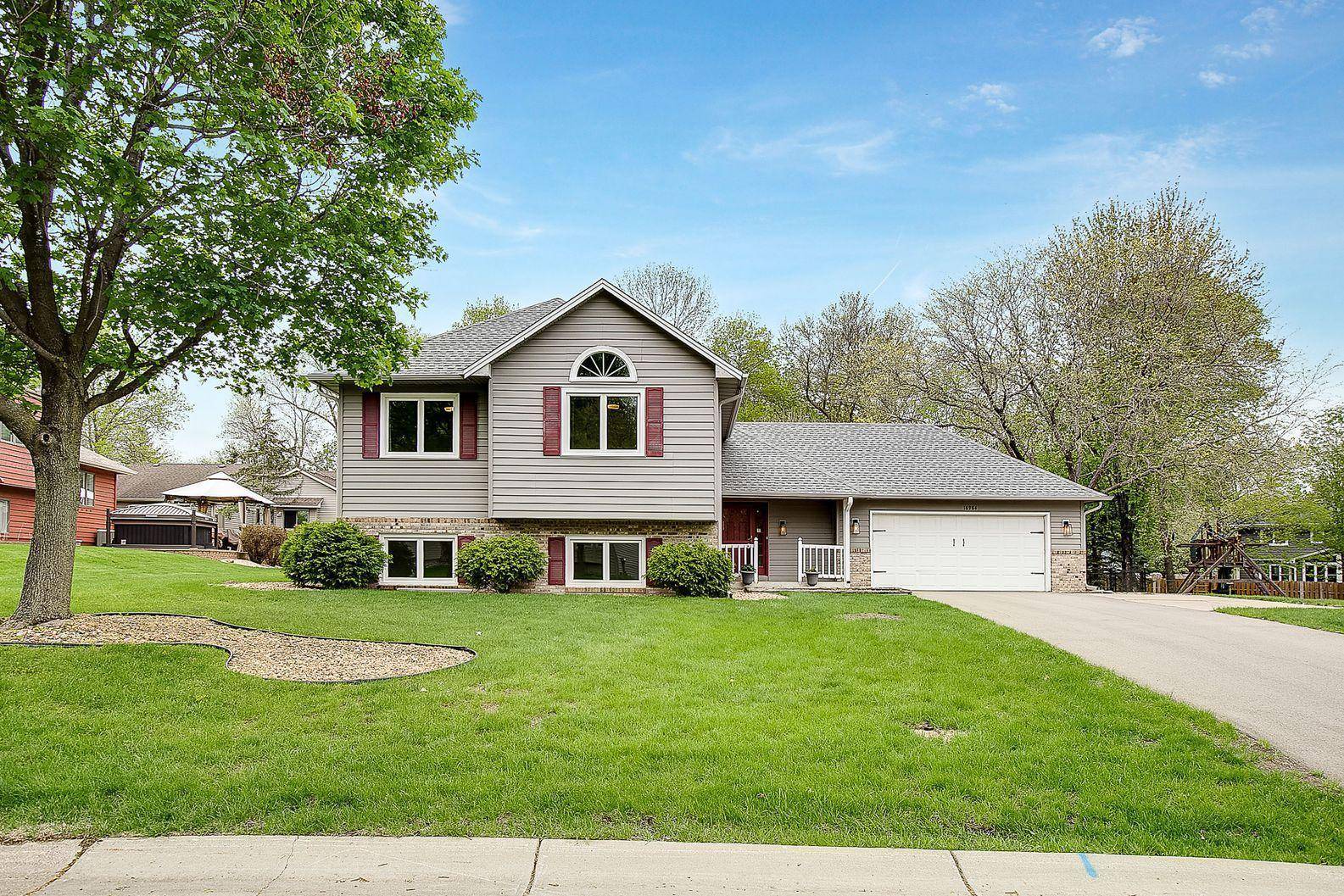 Eden Prairie, MN 55346,18984 Nature LN