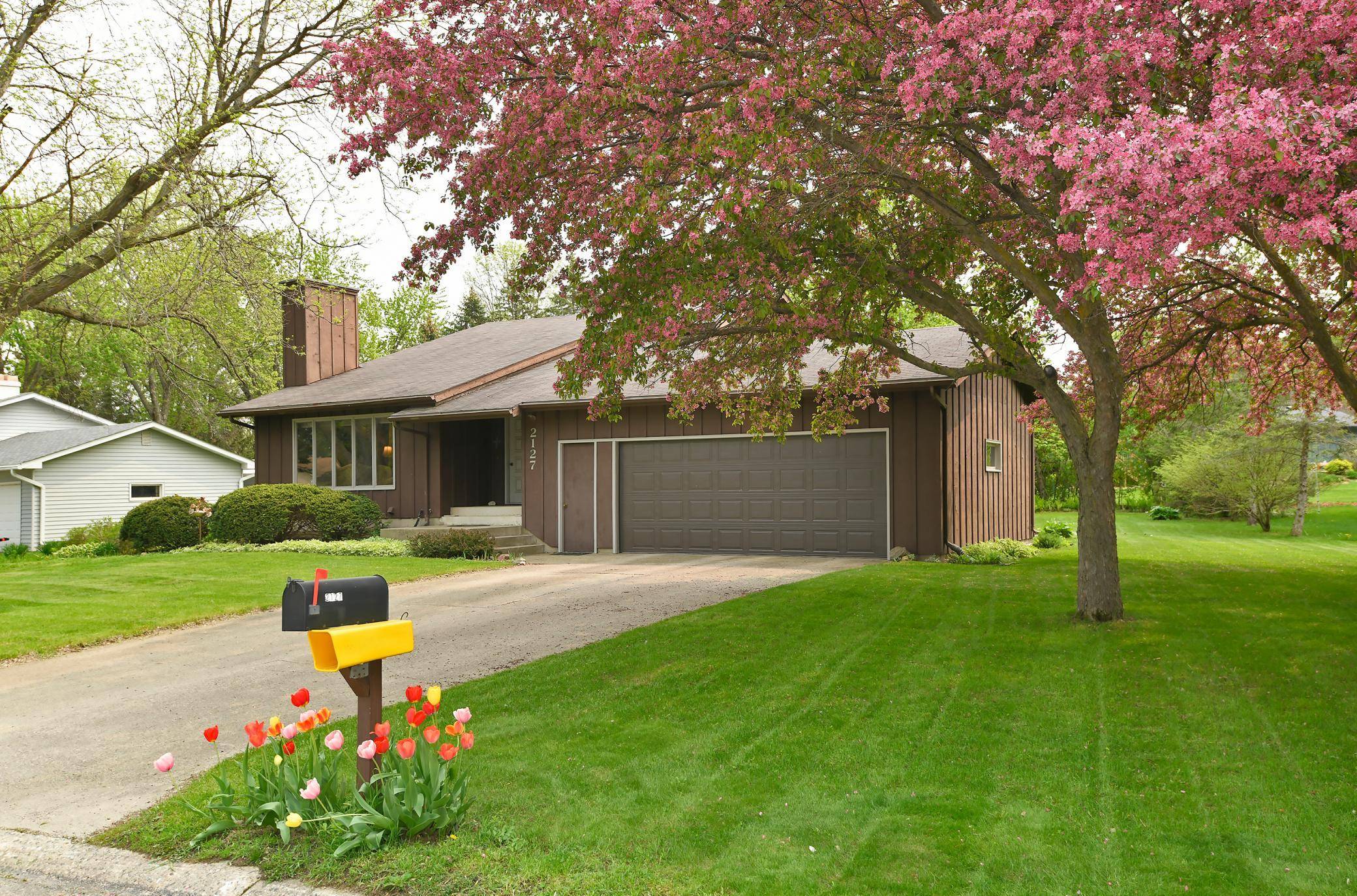 Faribault, MN 55021,2127 16th ST NW