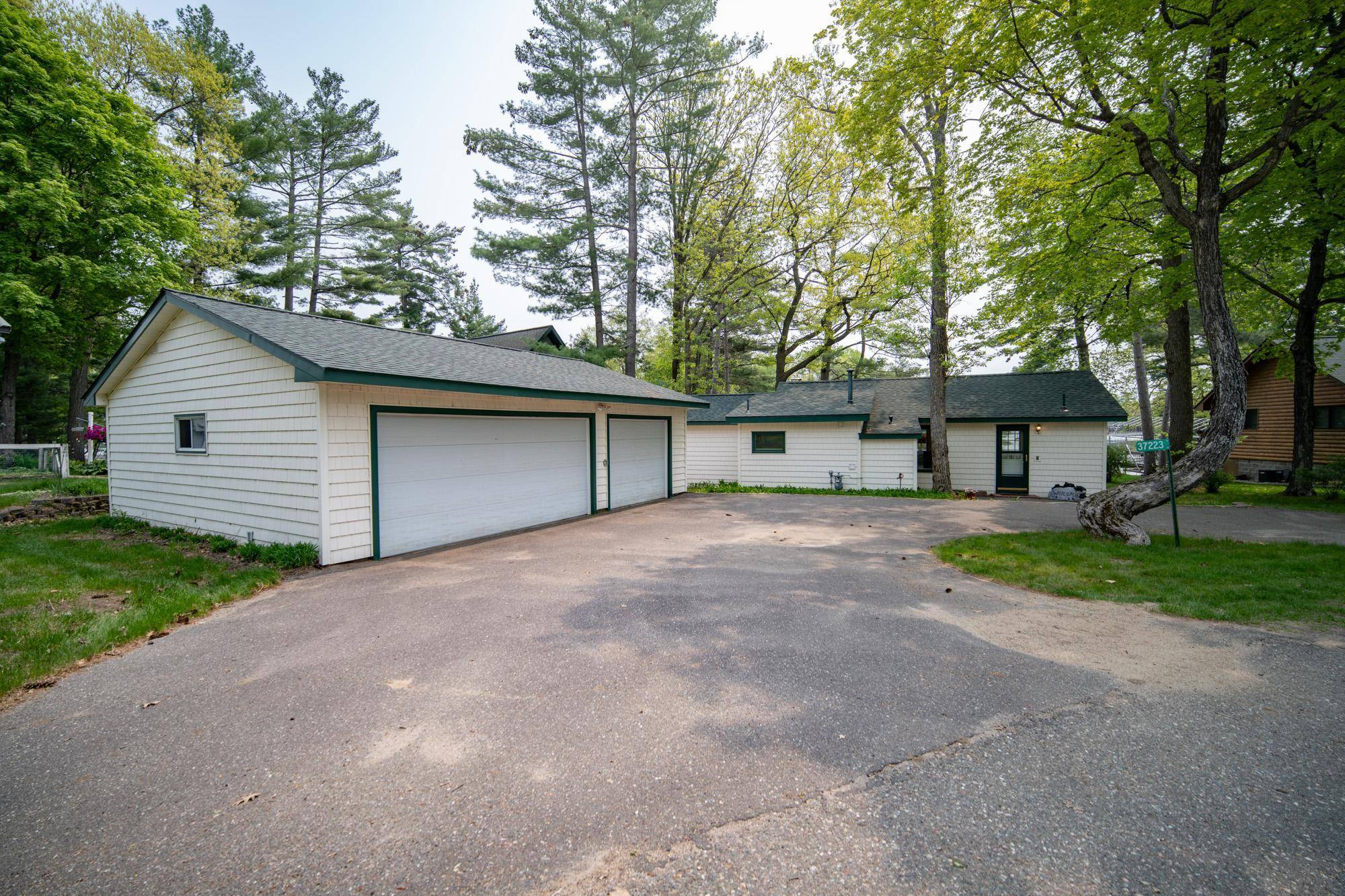 Crosslake, MN 56442,37223 Twin Bay DR