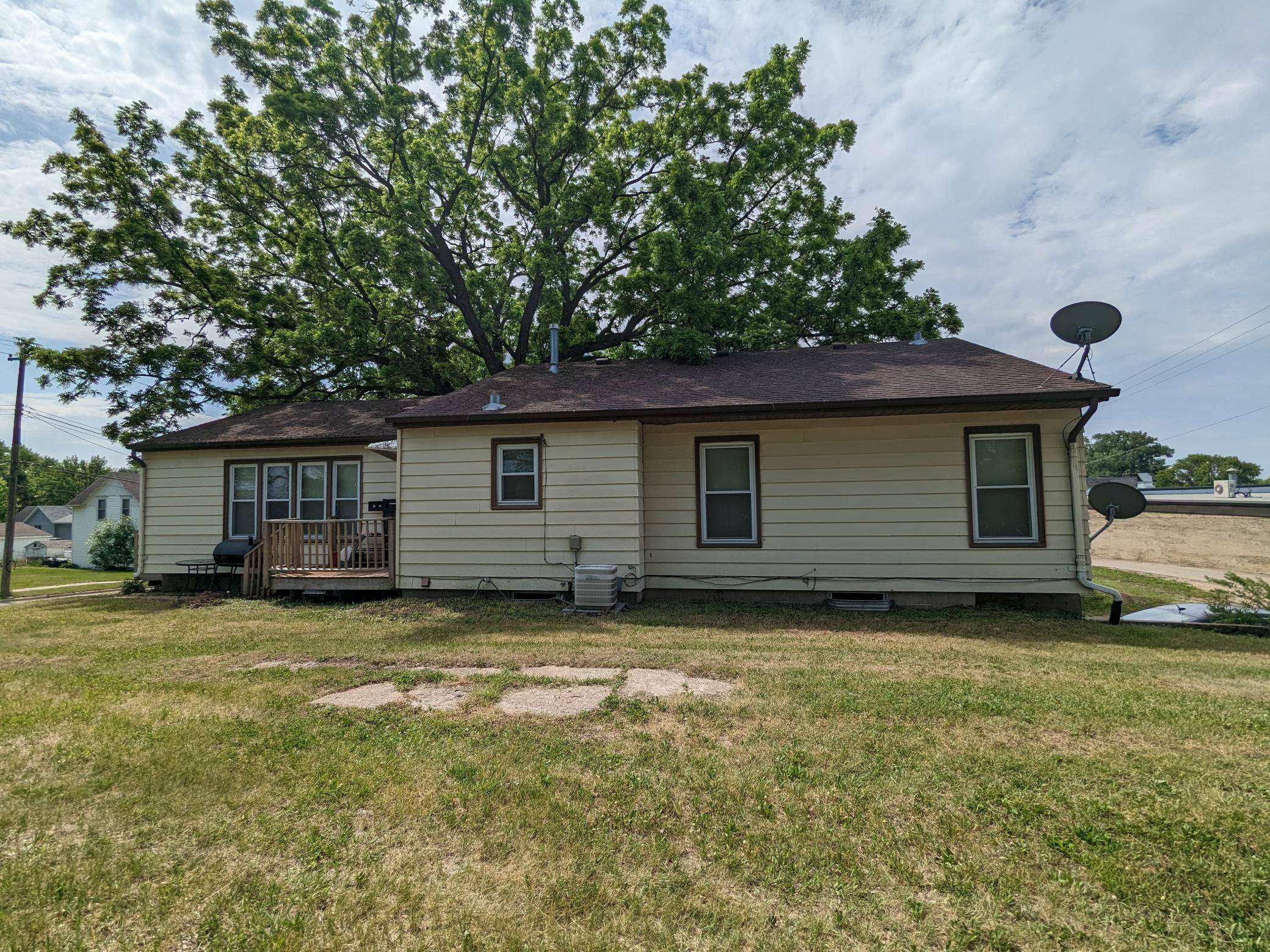 Albert Lea, MN 56007,712 Madison AVE