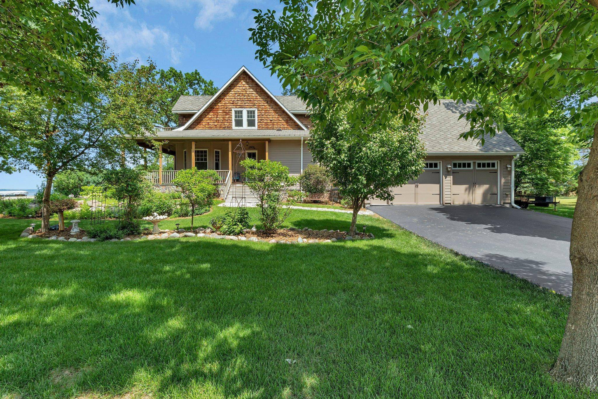 Osakis, MN 56360,1942 Lake ST E