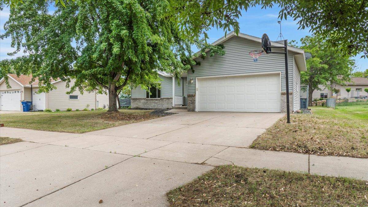 Saint Cloud, MN 56301,1726 Tyler TRL