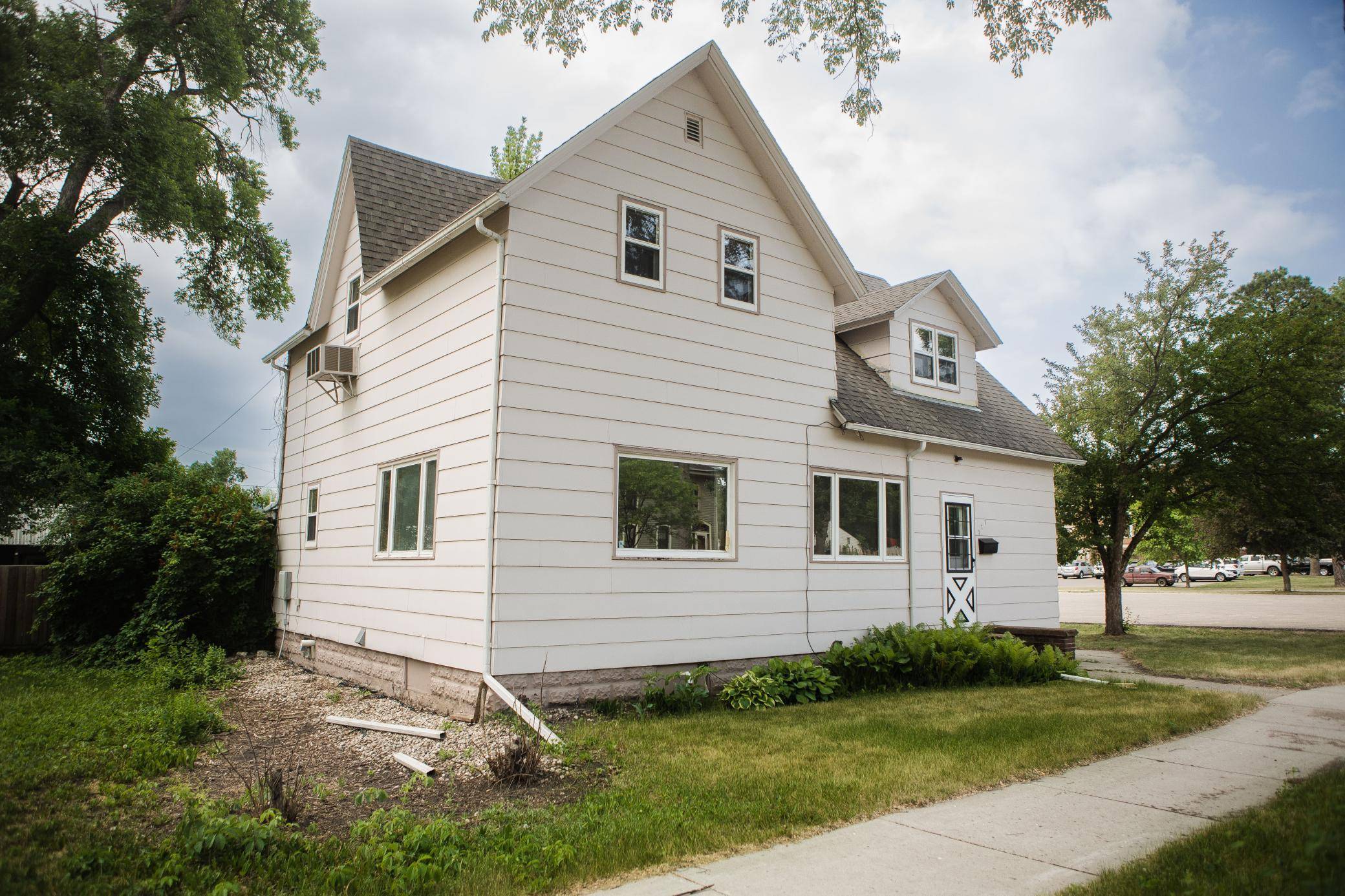 Morris, MN 56267,111 W 9th ST