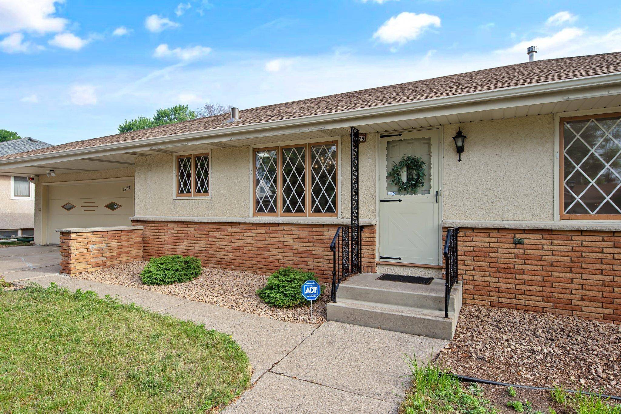 Saint Paul, MN 55106,1579 Cottage AVE E